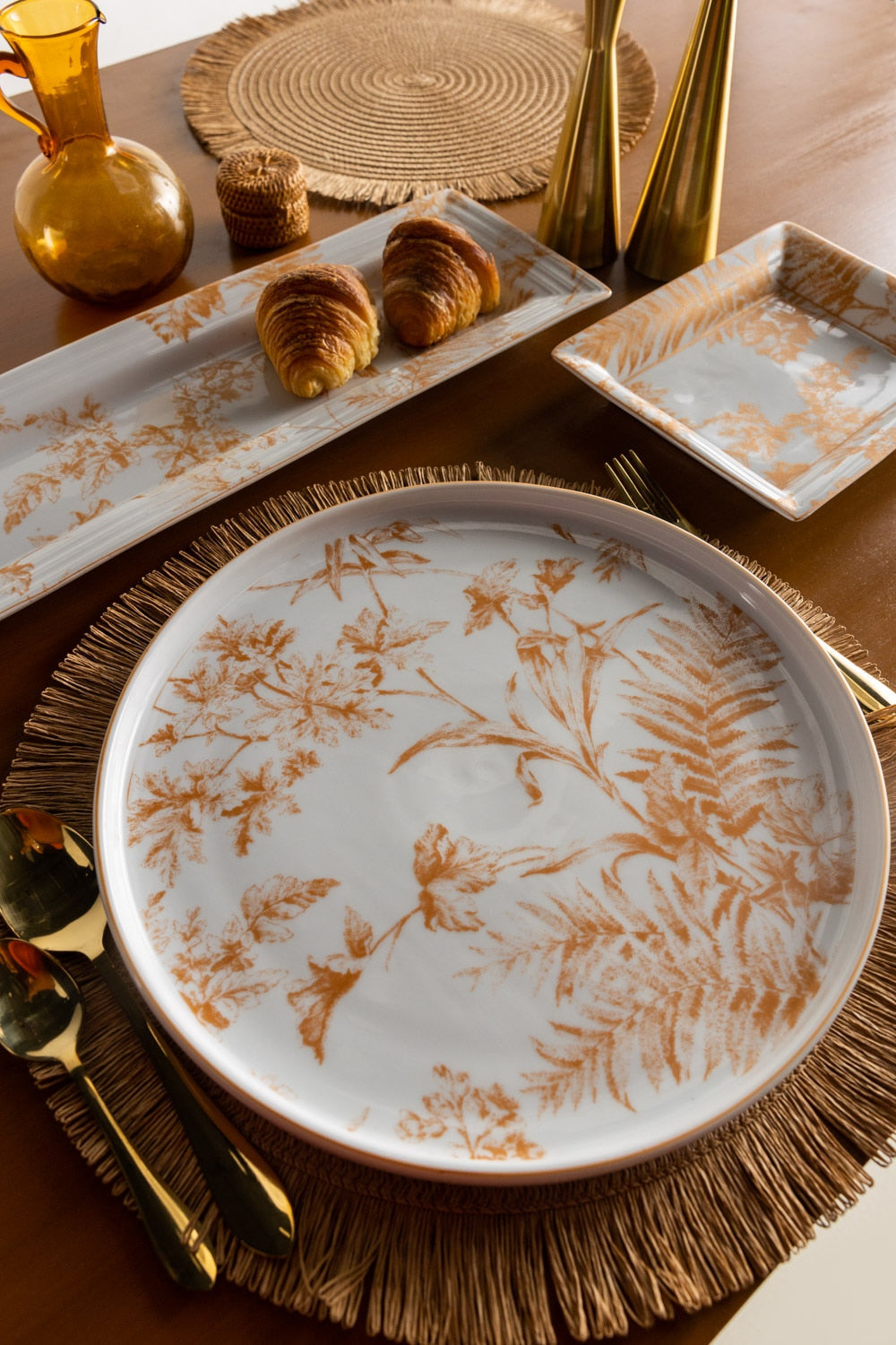 Botanical Collar Plate