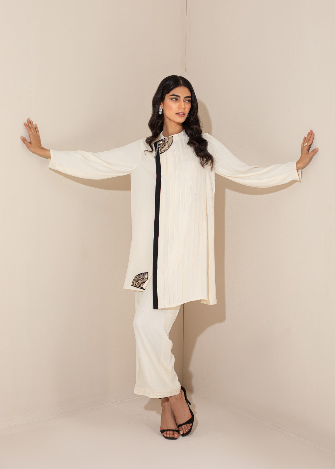 https://cdn.shopify.com/s/files/1/0412/9311/9639/products/bree5.jpg?v=1755496412