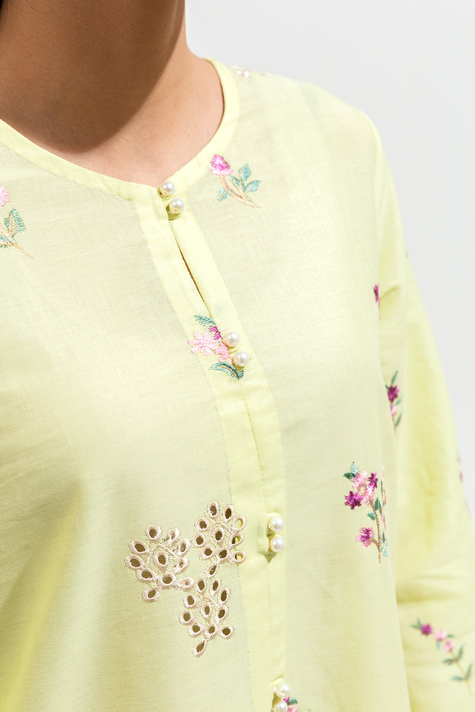 Embroidered Lawn Shirt (Pret)