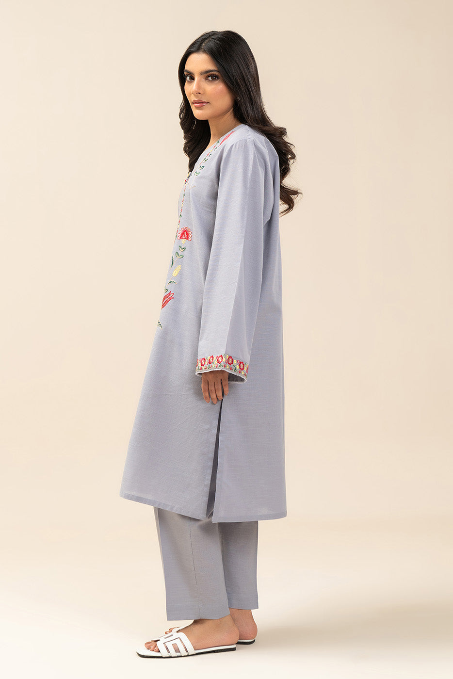 2 PIECE EMBROIDERED SLUB SUIT (PRET)