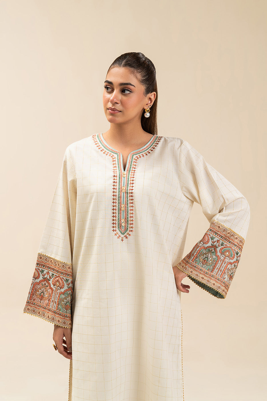 2 PIECE EMBROIDERED YARN DYED LUREX SUIT (PRET)