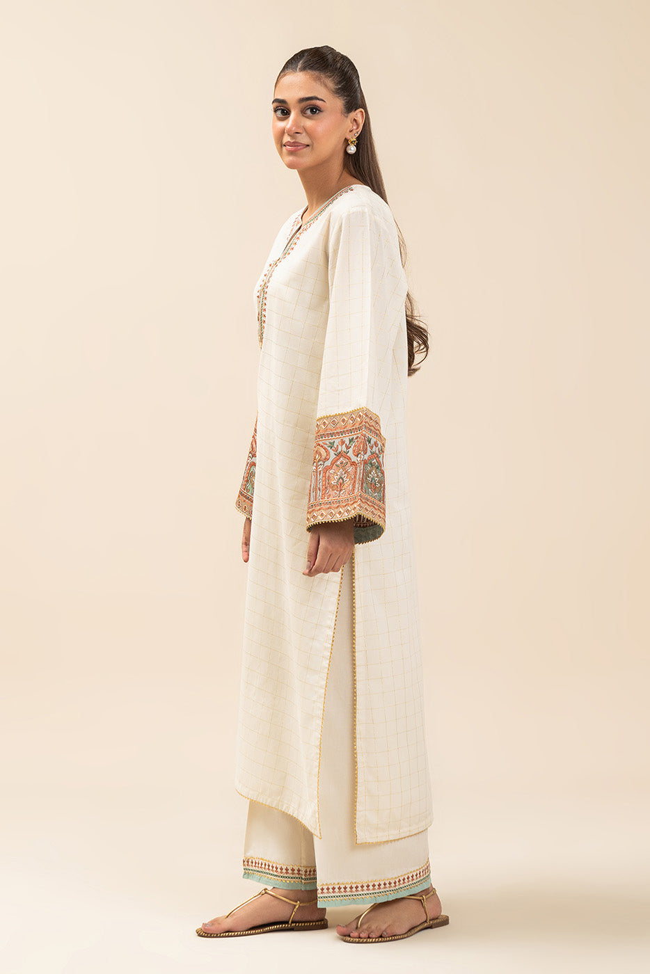 2 PIECE EMBROIDERED YARN DYED LUREX SUIT (PRET)