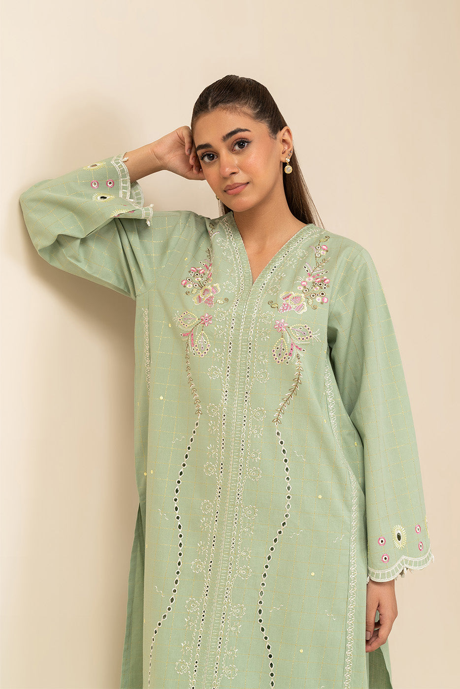 2 PIECE EMBROIDERED YARN DYED LUREX SUIT (PRET)