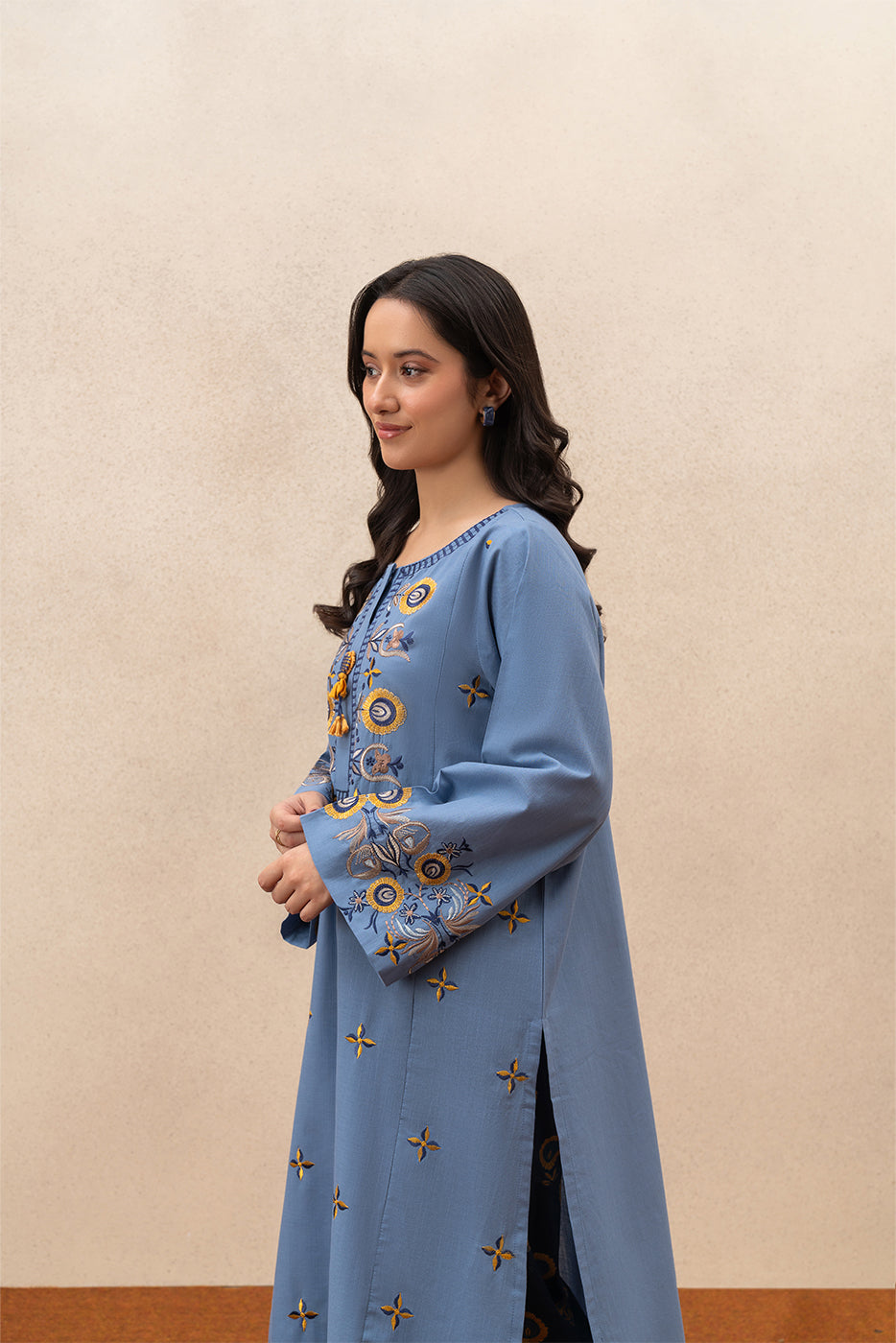 EMBROIDERED SLUB SHIRT (PRET)