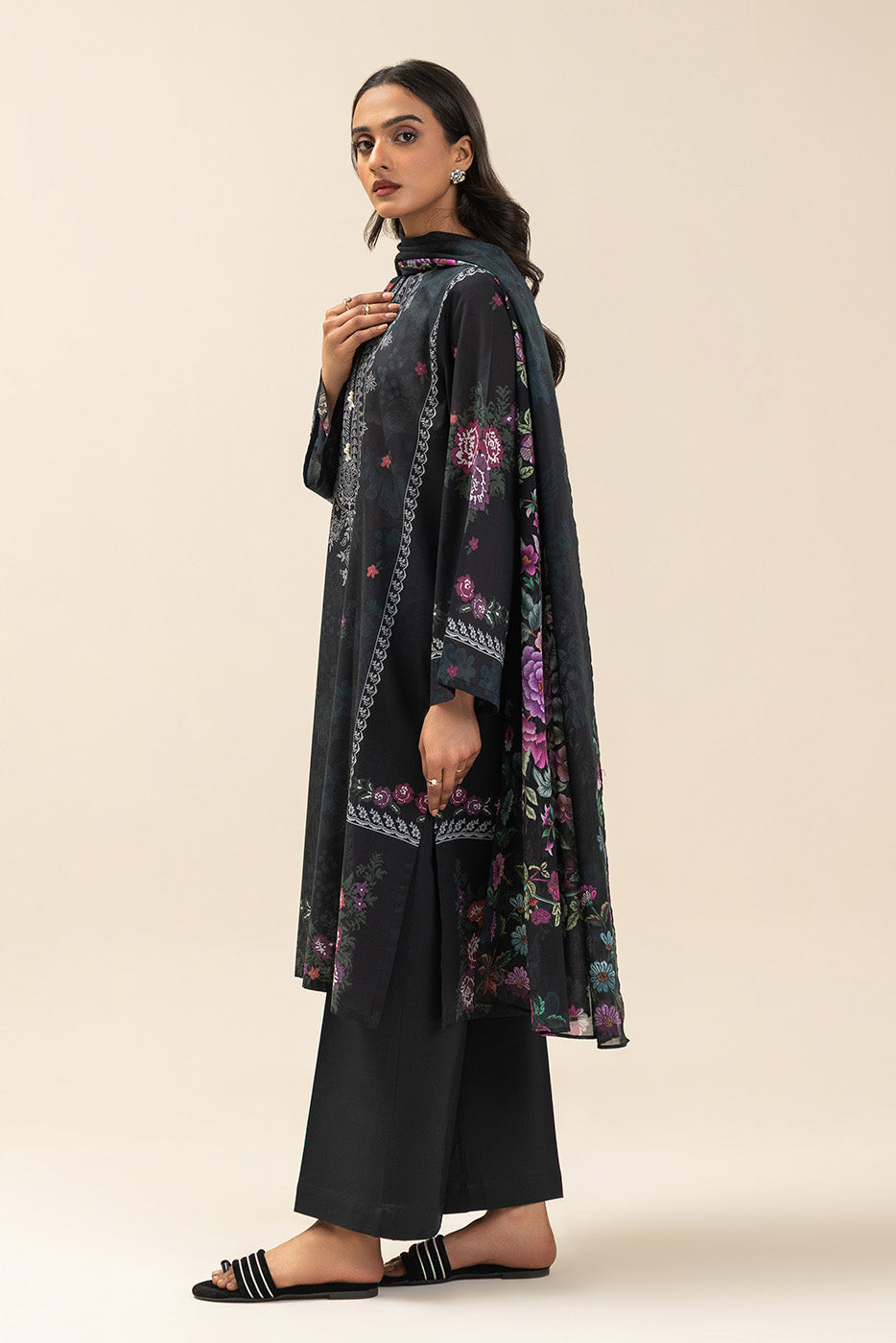 https://cdn.shopify.com/s/files/1/0488/9201/8848/files/bt12602un004513_2_2d23cf32-da4e-4f1a-a75e-0ab5d2b79775.jpg?v=1773389111