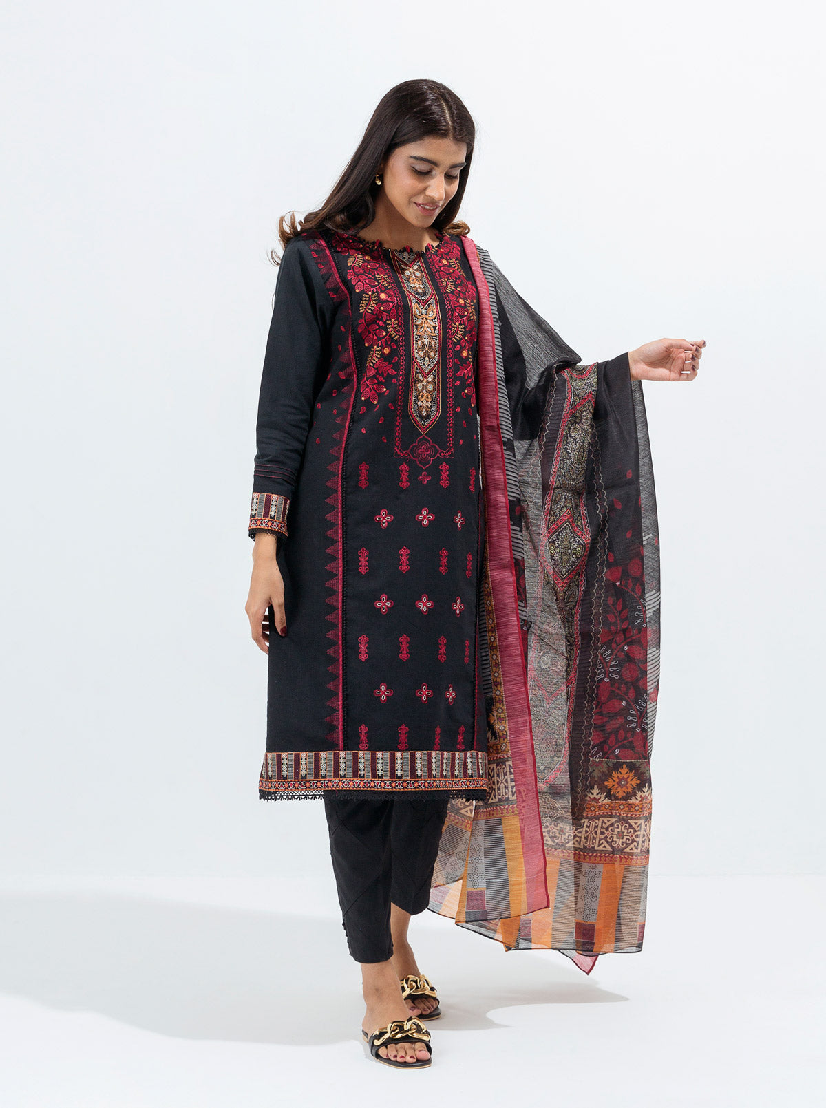 Luxurious Black-Embroidered-3P