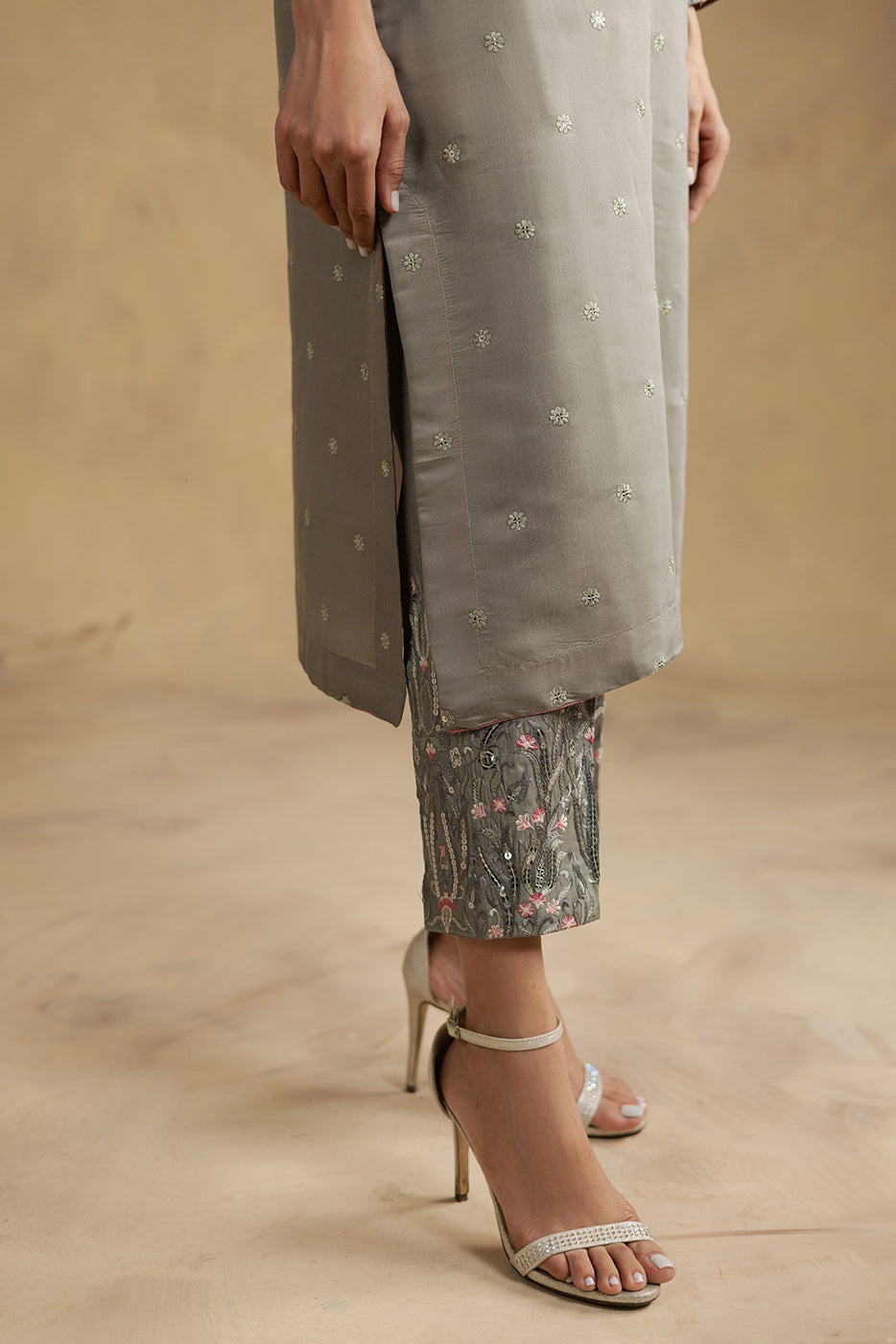2 Piece Embroidered Silk Suit (Luxury-Pret)