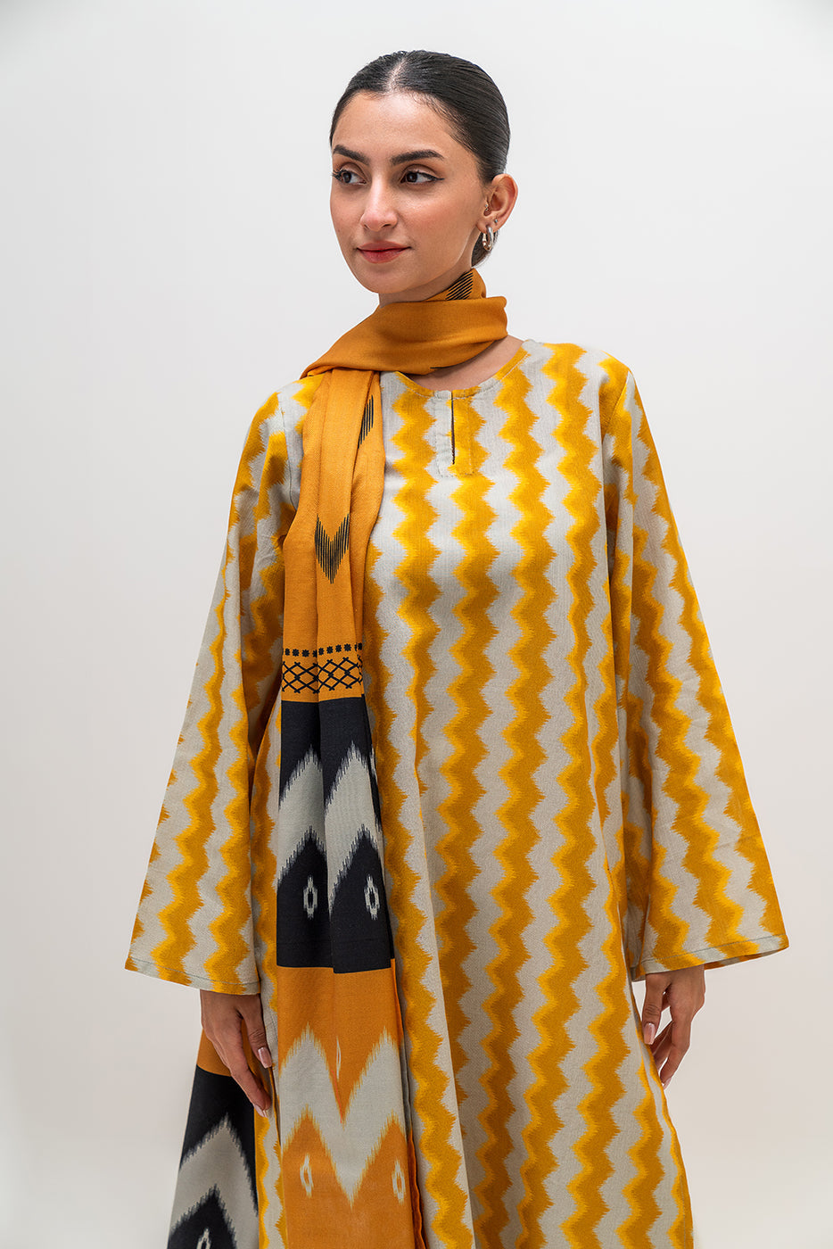 2 Piece Printed Khaddar Suit (Pret)