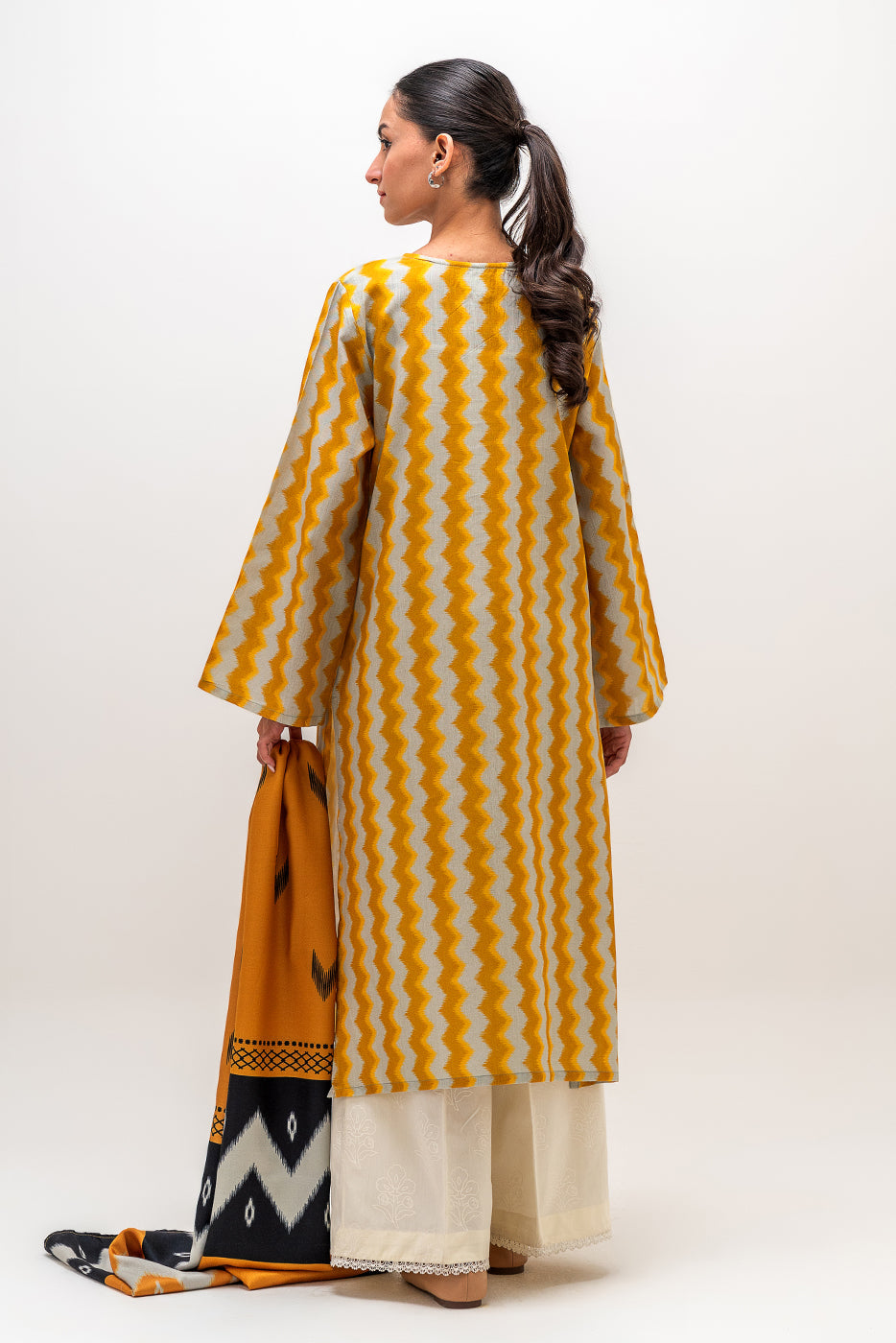2 Piece Printed Khaddar Suit (Pret)