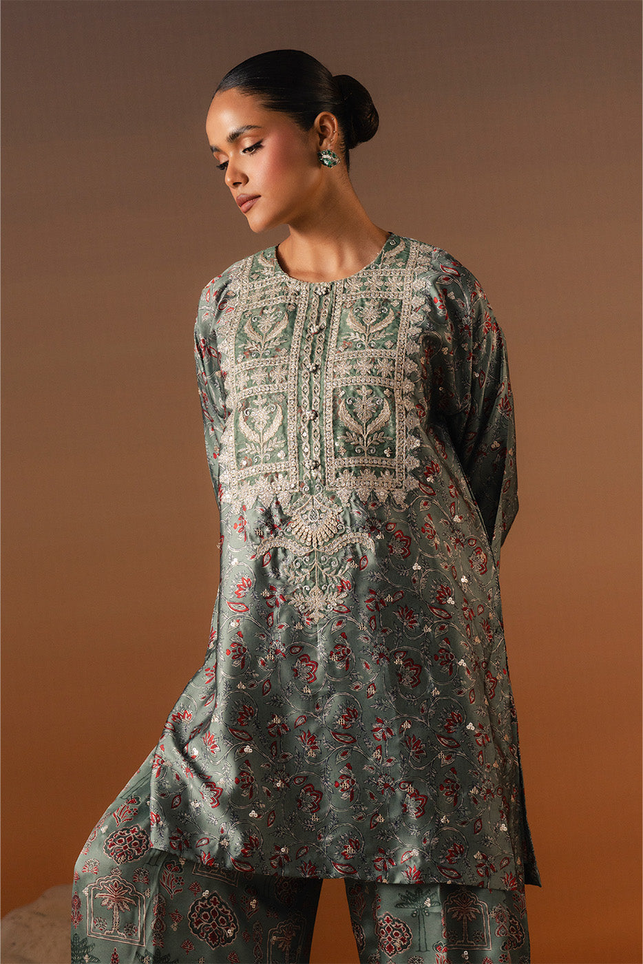 2 PIECE EMBROIDERED SHAMOZE SILK SUIT (LUXURY-PRET)