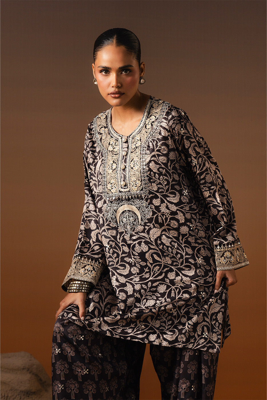 EMBROIDERED KHADDAR SHIRT (LUXURY PRET)