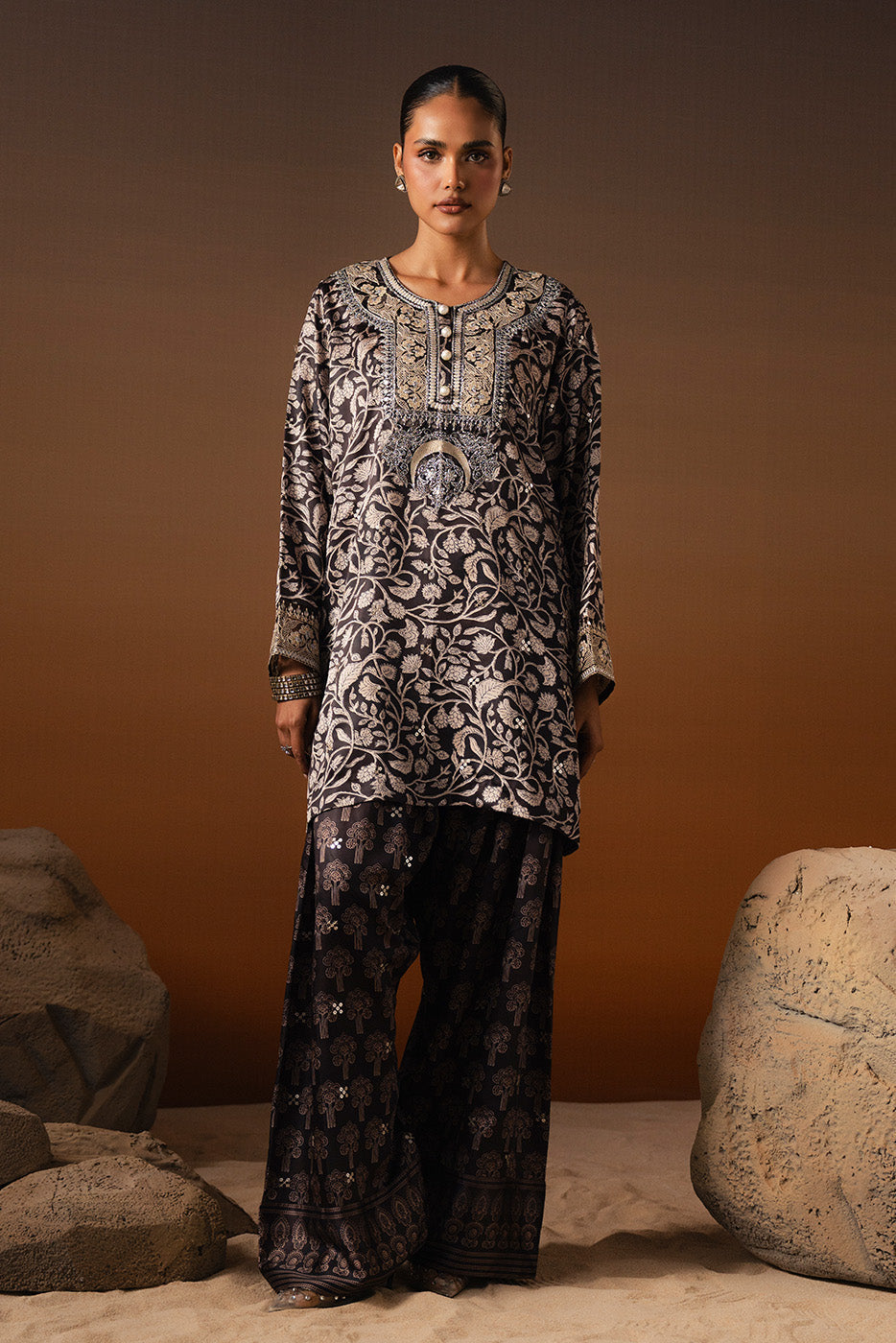 2 PIECE EMBROIDERED SHAMOZE SILK SUIT (LUXURY PRET)