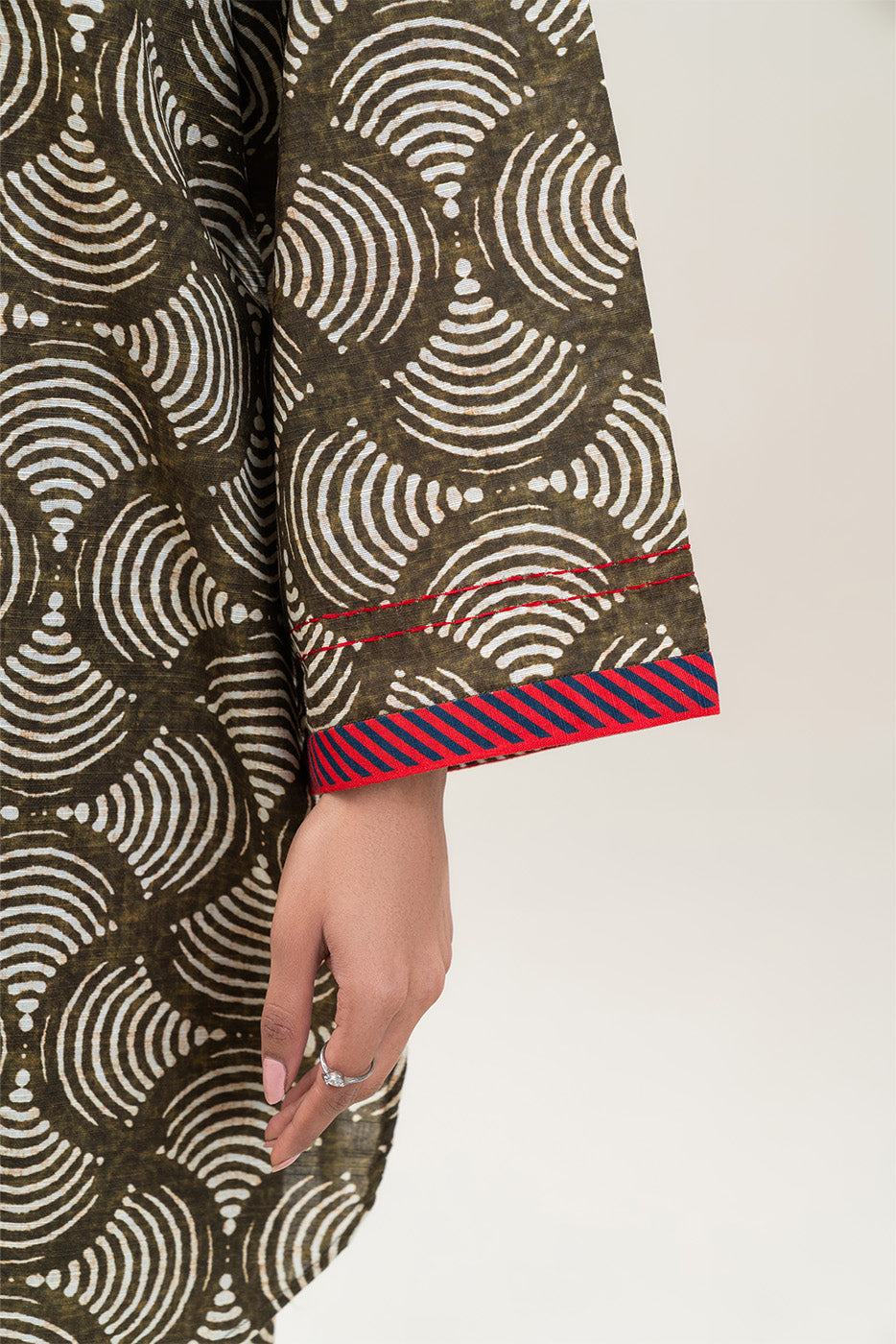 2 PIECE PRINTED KHADDAR SUIT (PRET)BT2250002DP2052-MULTI-2000000294559-8