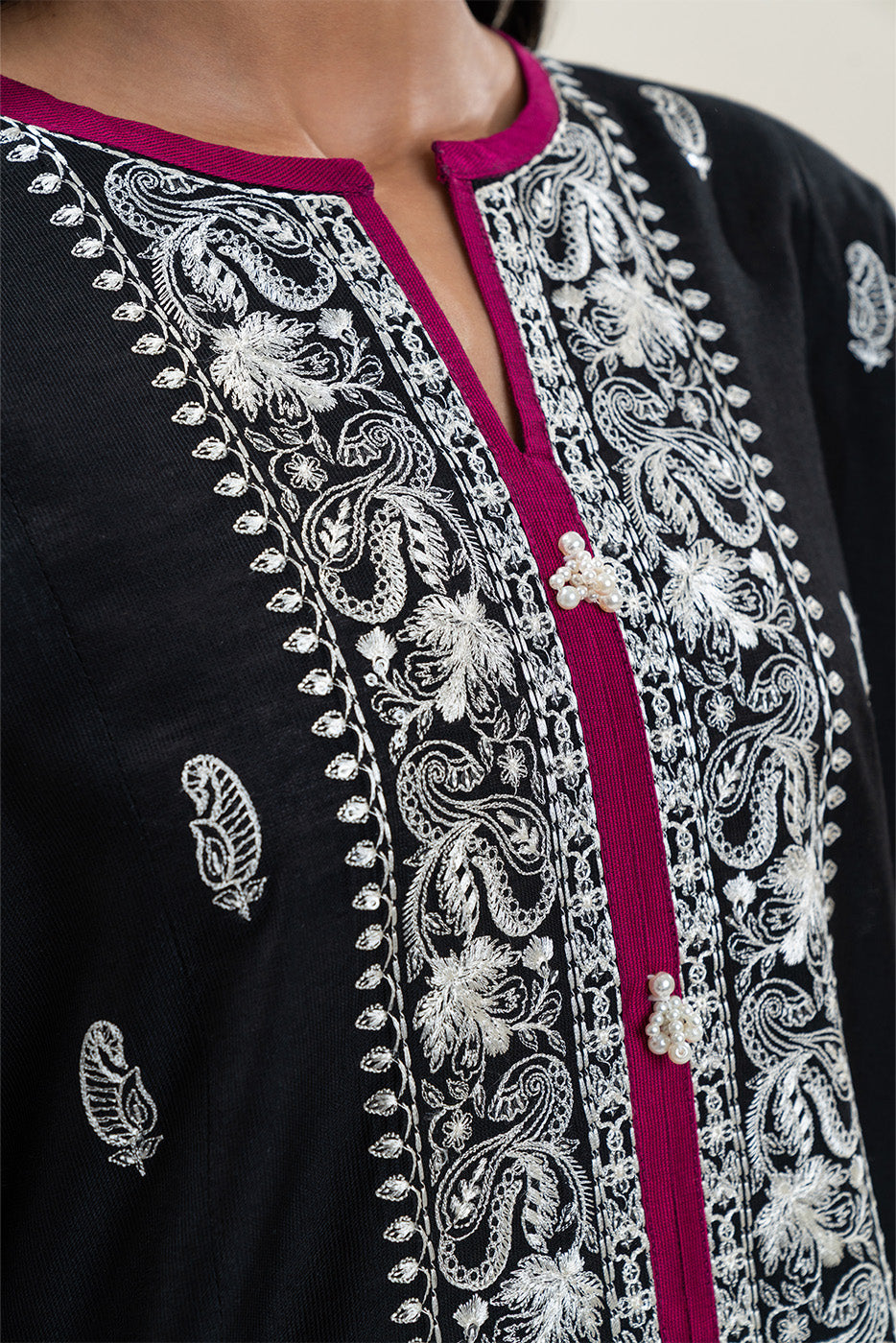 3 PIECE EMBROIDERED TWO TONE SUIT (PRET)BT2250002PR0174-BLACK-2000000293214-8