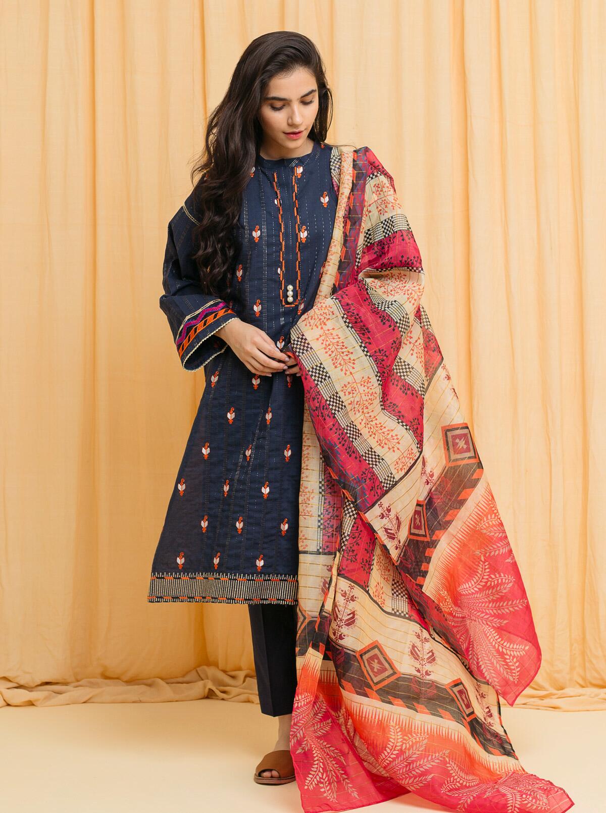 EMBROIDERED LAWN UF-4405