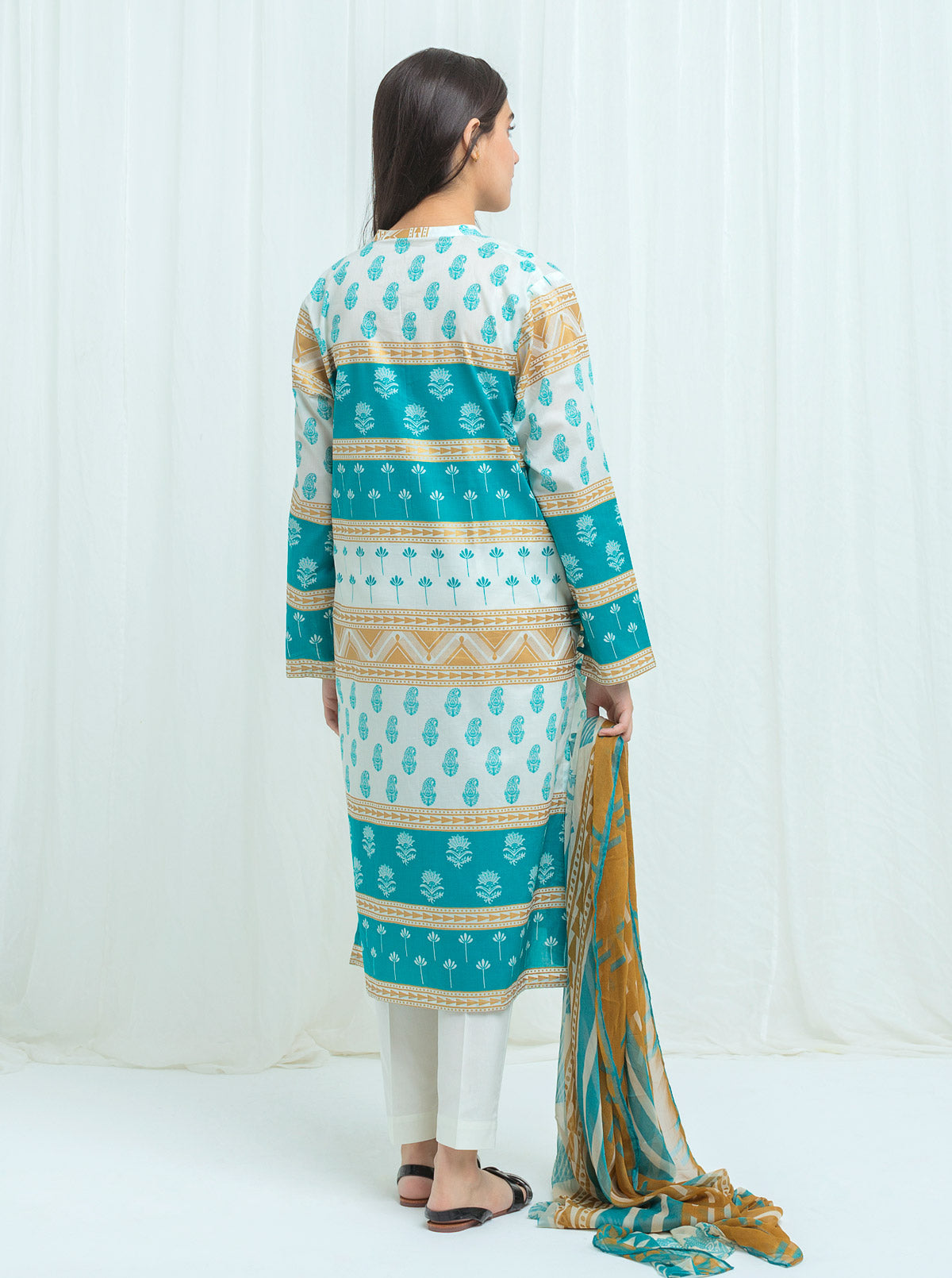 3 PIECE EMBROIDERED LAWN SUIT (HIGH CASUAL)