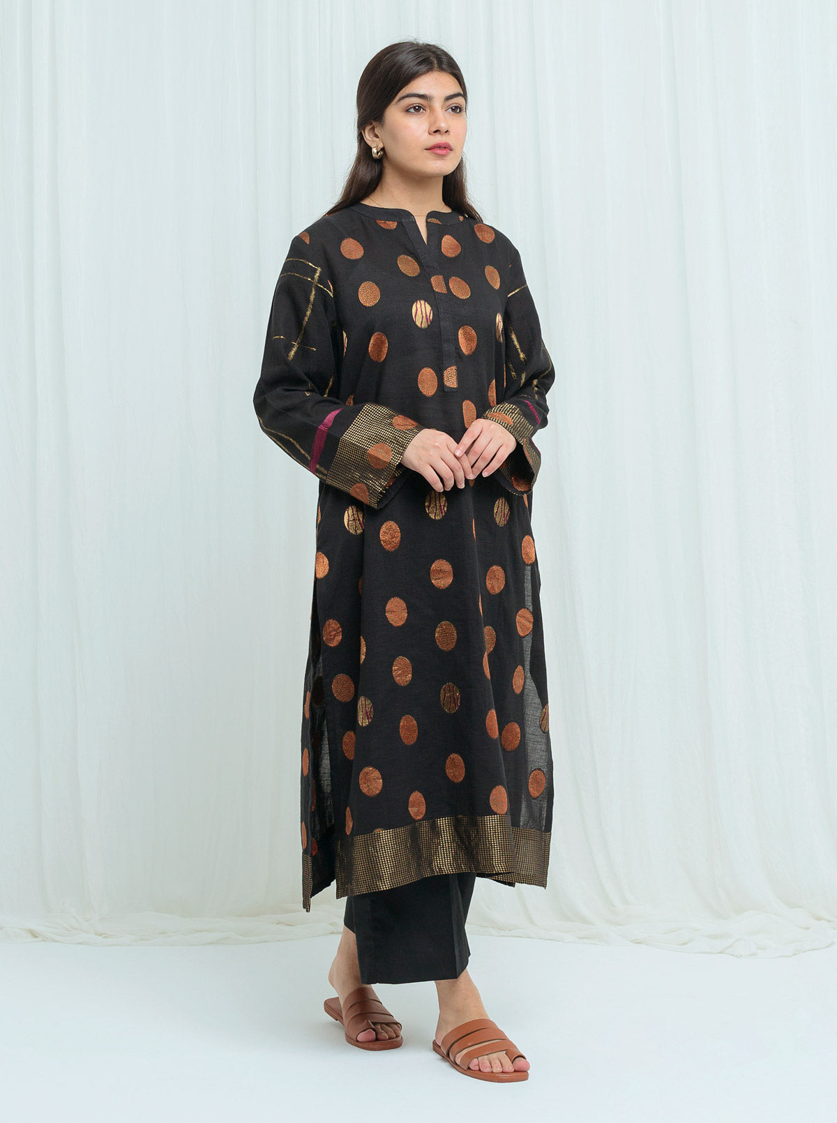Monochromatic Dots - 2P