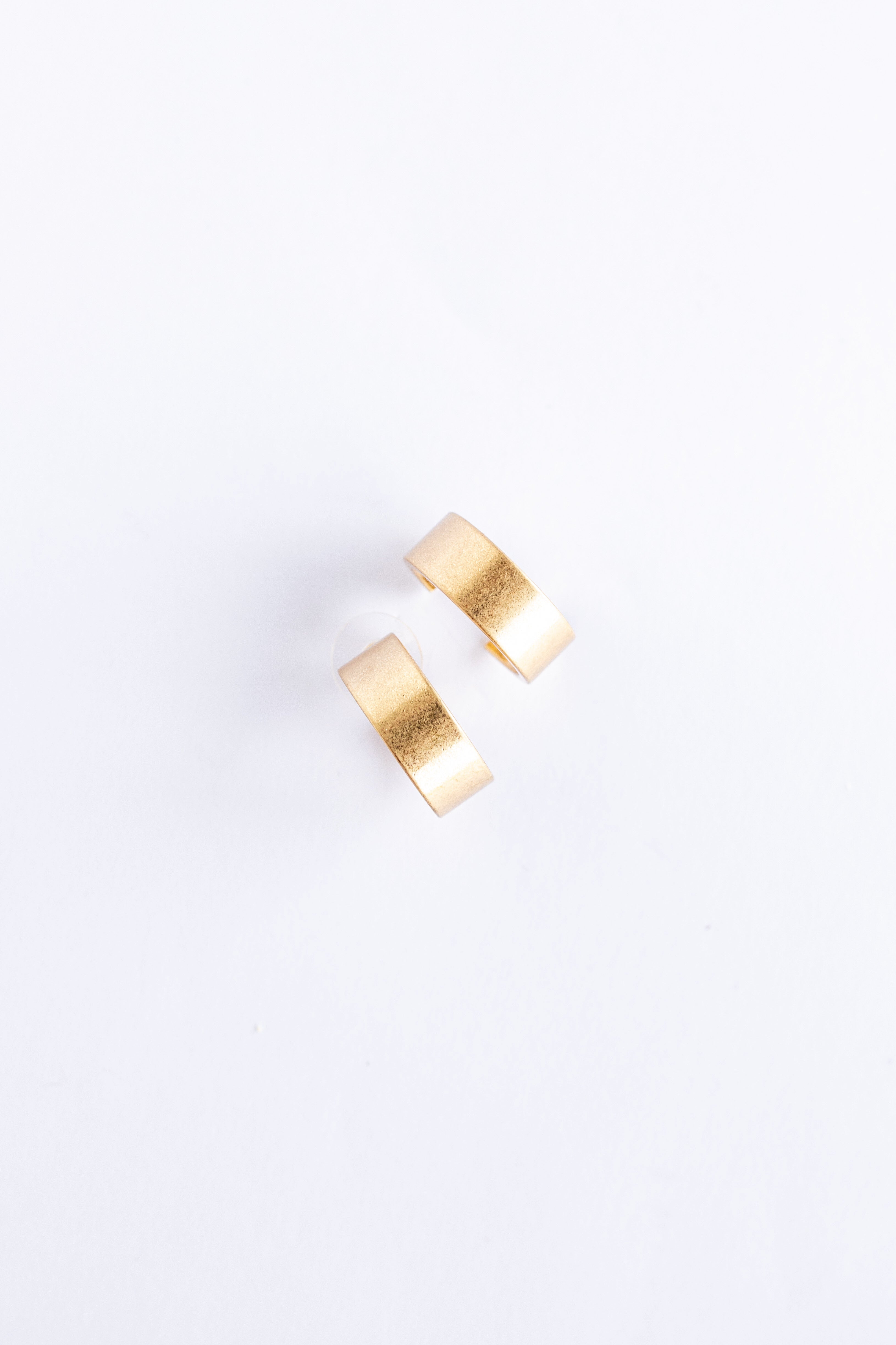 EAR RINGS