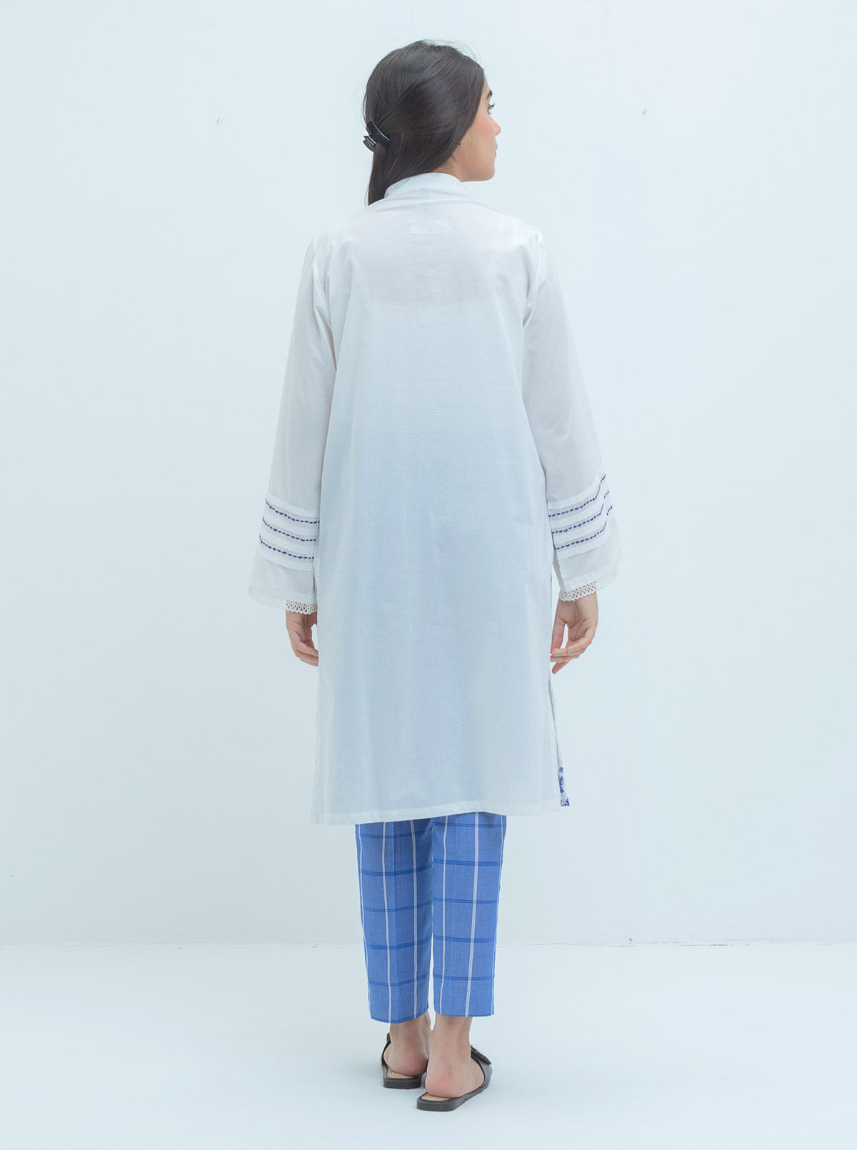 Embroidered Lawn Shirt (Pret)