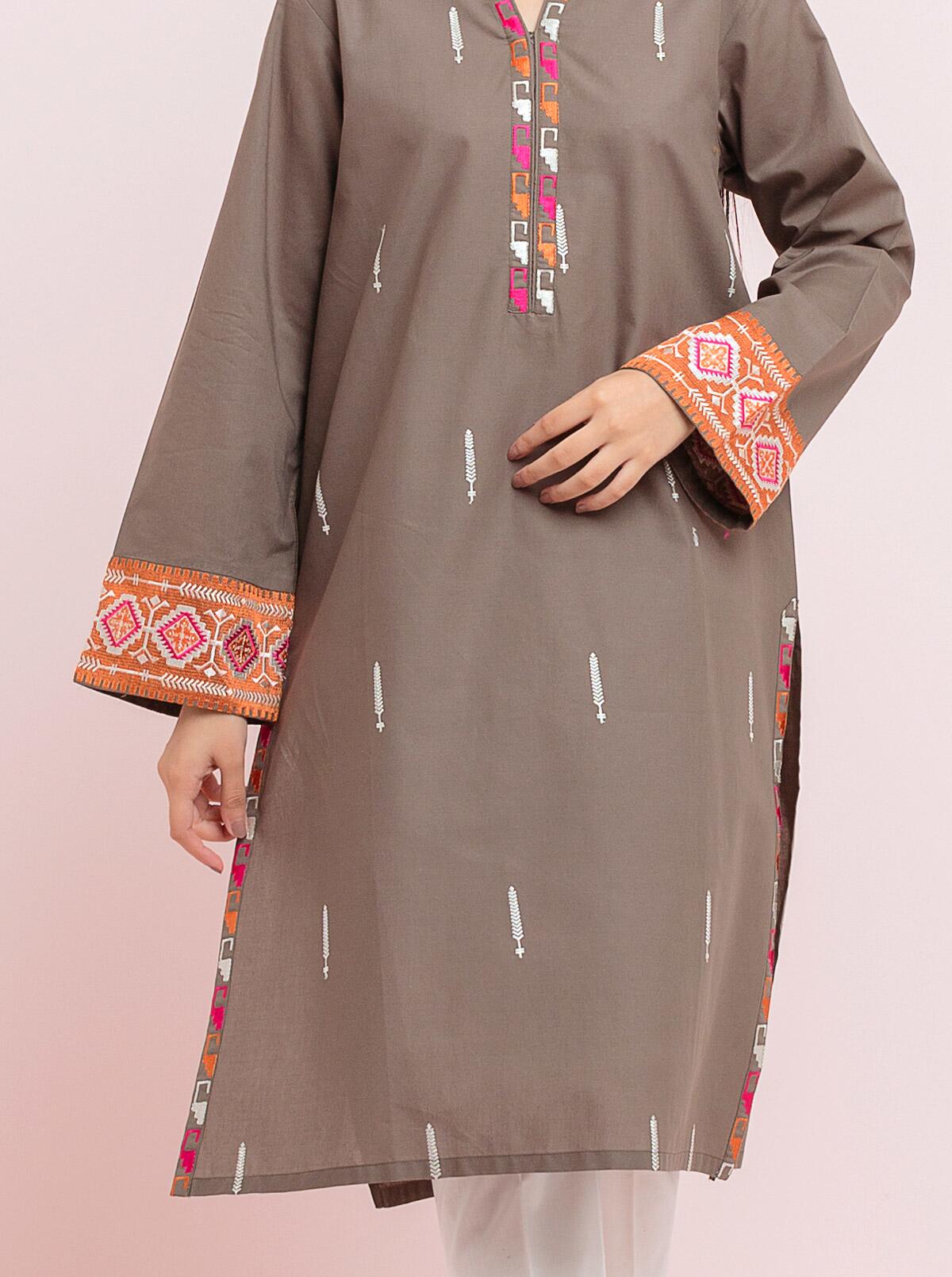 IRIS WHITE LUXURY EMBROIDERED LAWN 3PCS SET - READY TO WEAR