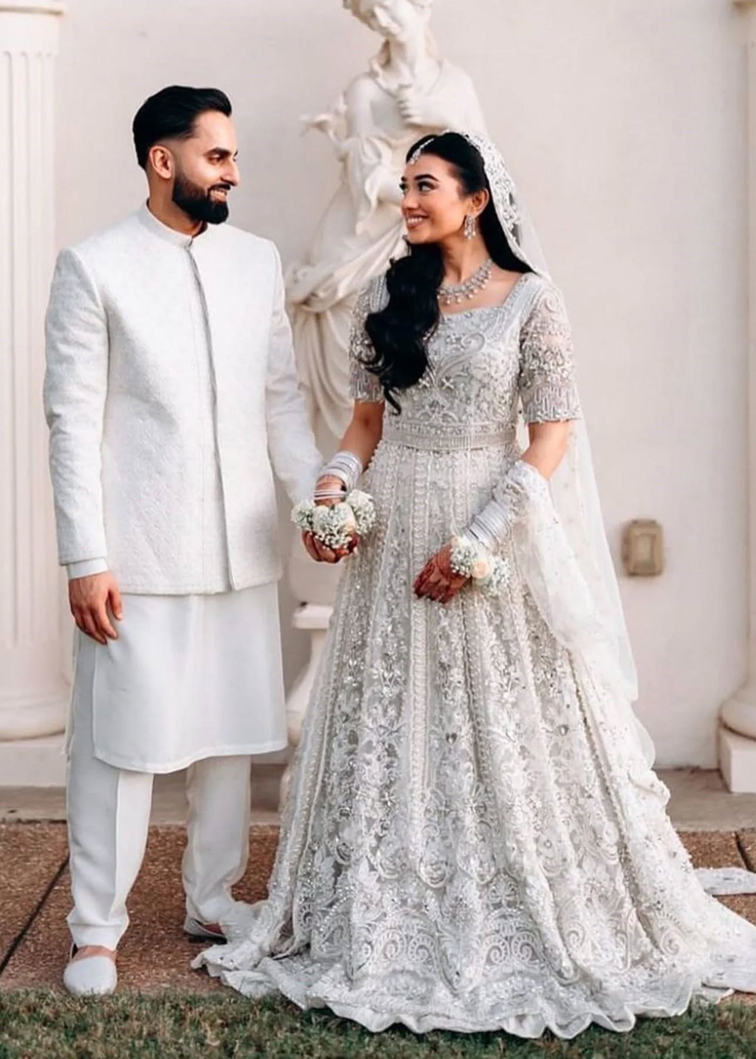 sadaf-fawad-khan-pool-30077938
