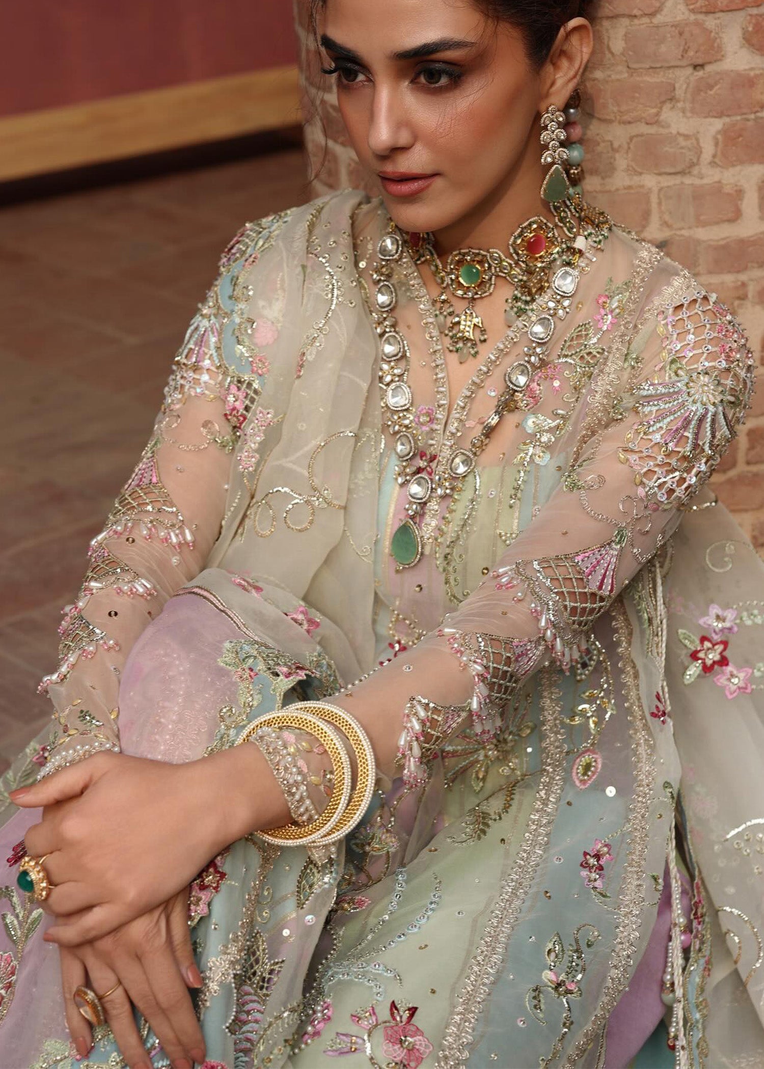 https://cdn.shopify.com/s/files/1/0634/9714/2487/files/crimsonpakistan_1769878927_3822343468341846403_2929757803.jpg?v=1770038253