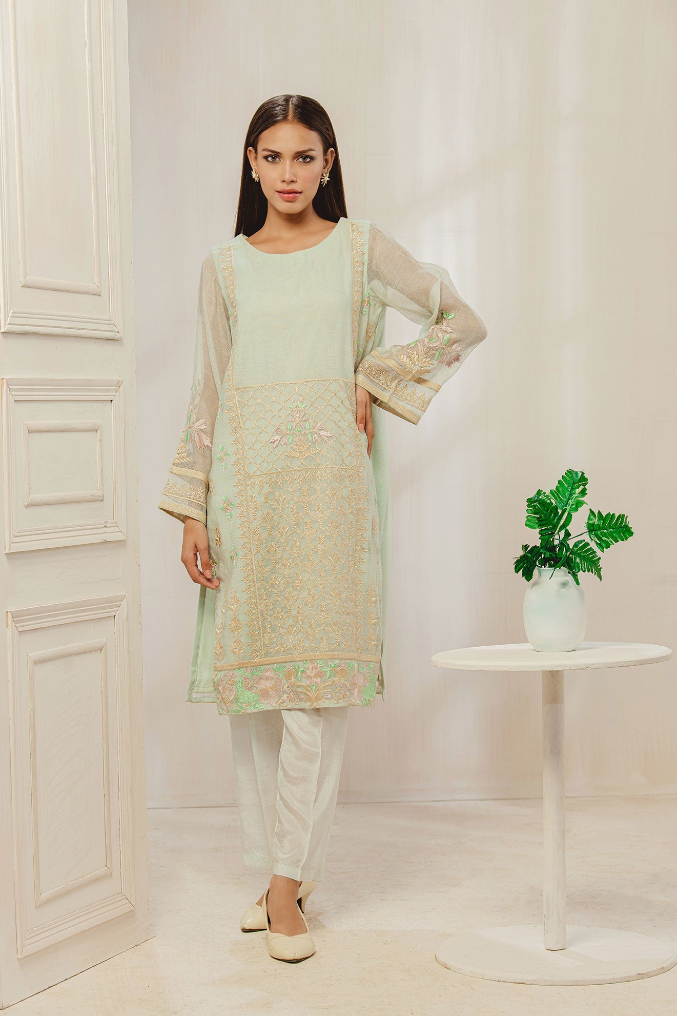 Da-1217 L-Green Embroidered Kurta