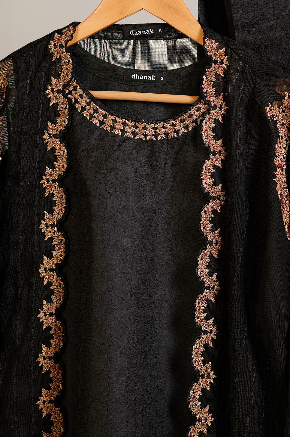 Da-1457 Black Embroidered Kurta With Trouser