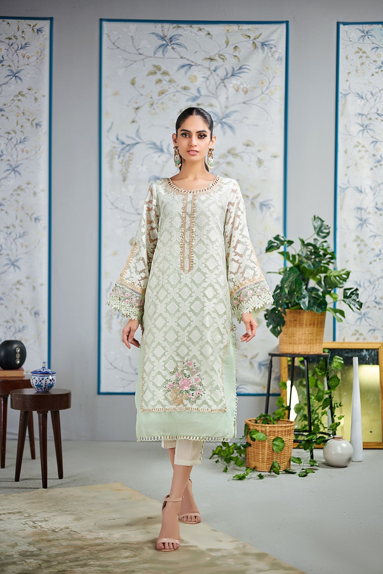 Da-1501 Green Embroidered Kurta