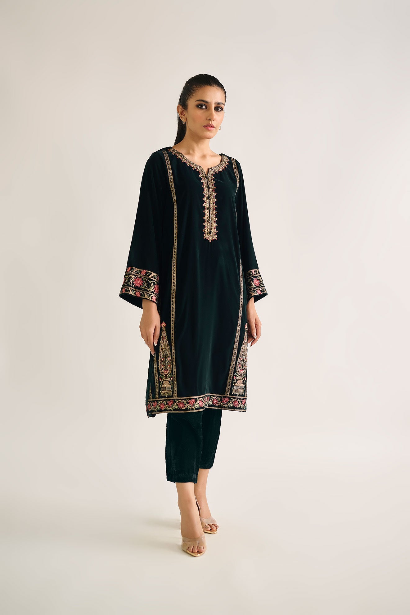 https://cdn.shopify.com/s/files/1/0587/3080/7460/products/da-1715_2.jpg?v=1736415158