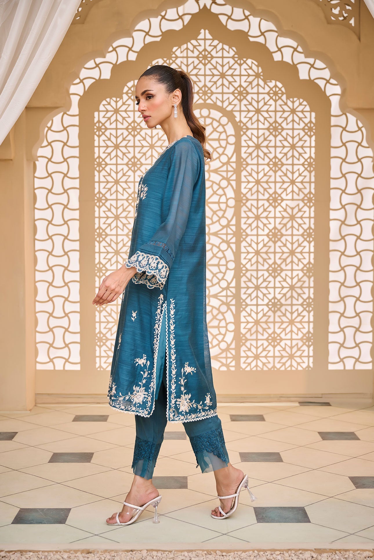 Da-2151 Turquoise Blue Embroidered Kurta