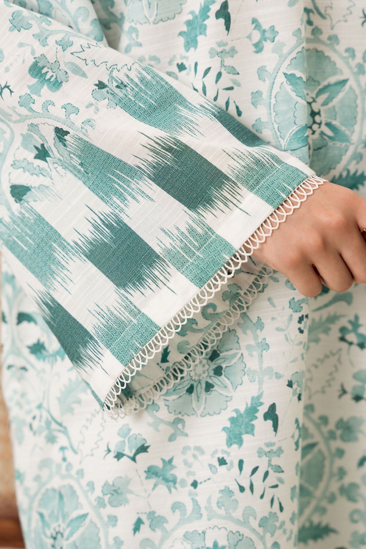 MINT COLD-2PC KHADDAR PRINTED SUIT