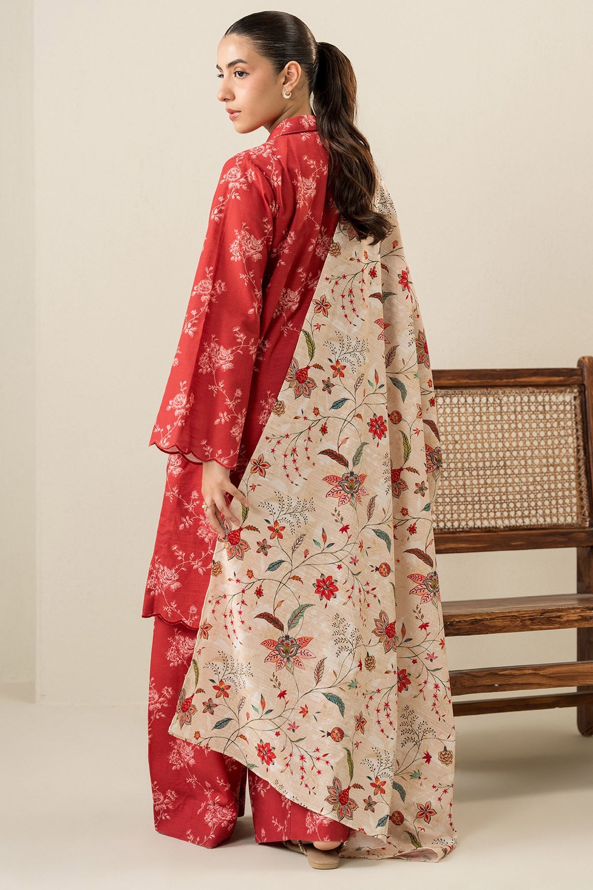 https://cdn.shopify.com/s/files/1/0178/4492/8612/files/dailykhaddar_0002_DSC04928.jpg?v=1760428537