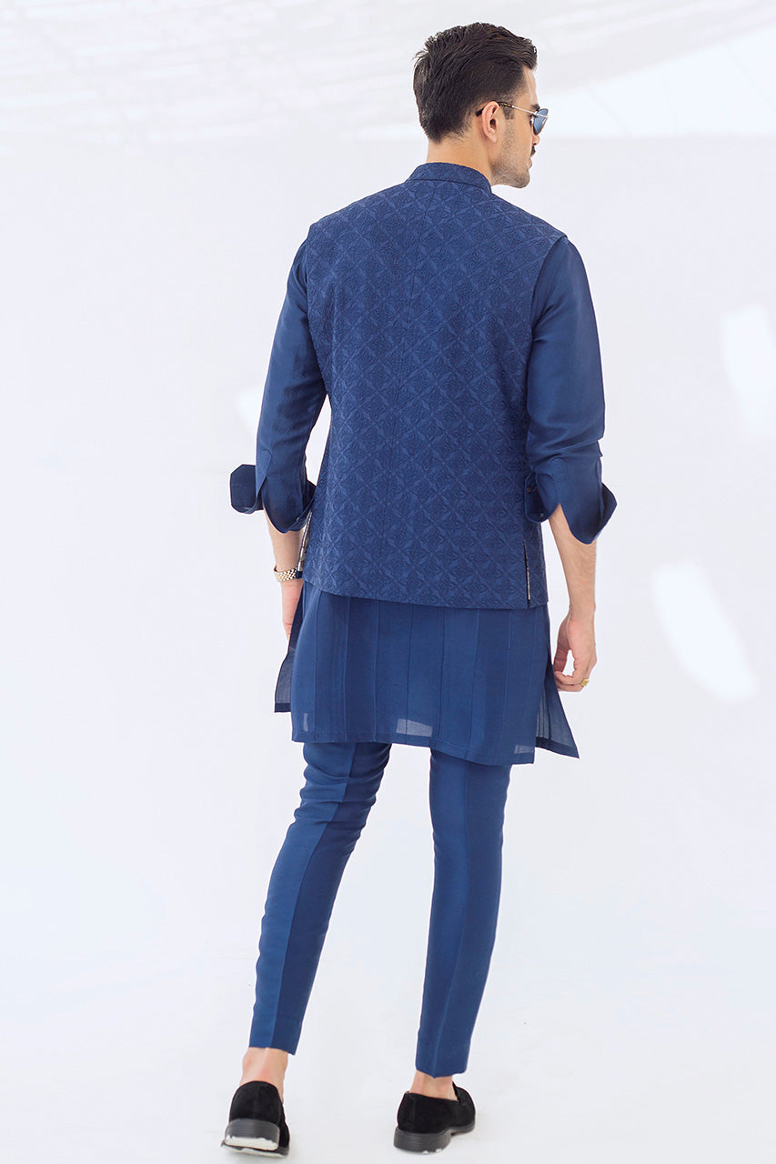 https://cdn.shopify.com/s/files/1/0588/3661/5221/products/daoud_4_127c15cf-51b9-4496-9cc2-b60a3f038d3c.jpg?v=1754988101