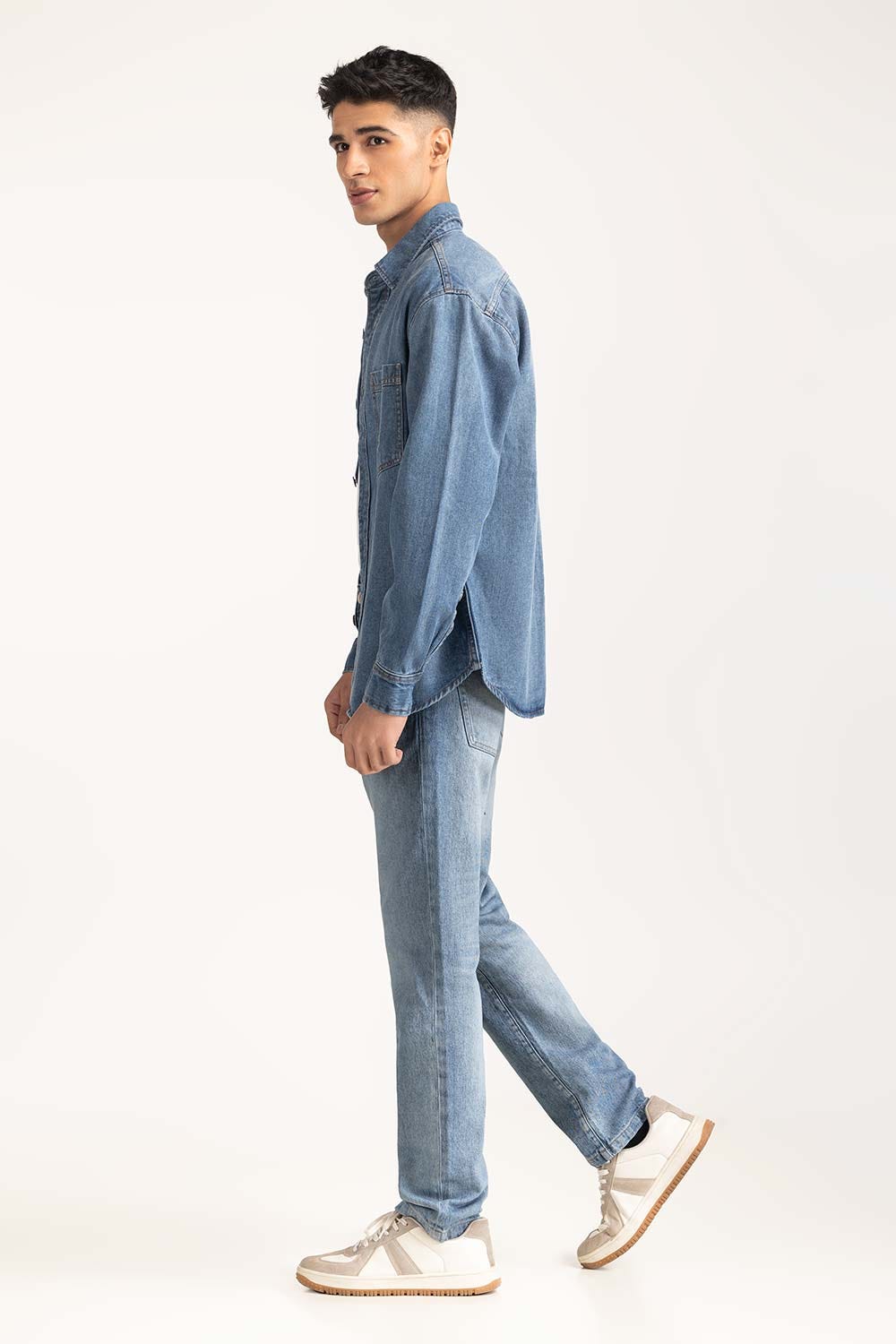https://cdn.shopify.com/s/files/1/0706/3253/8159/files/denim_shacket_mn-dncs-ws24-003_4.jpg?v=1758455602