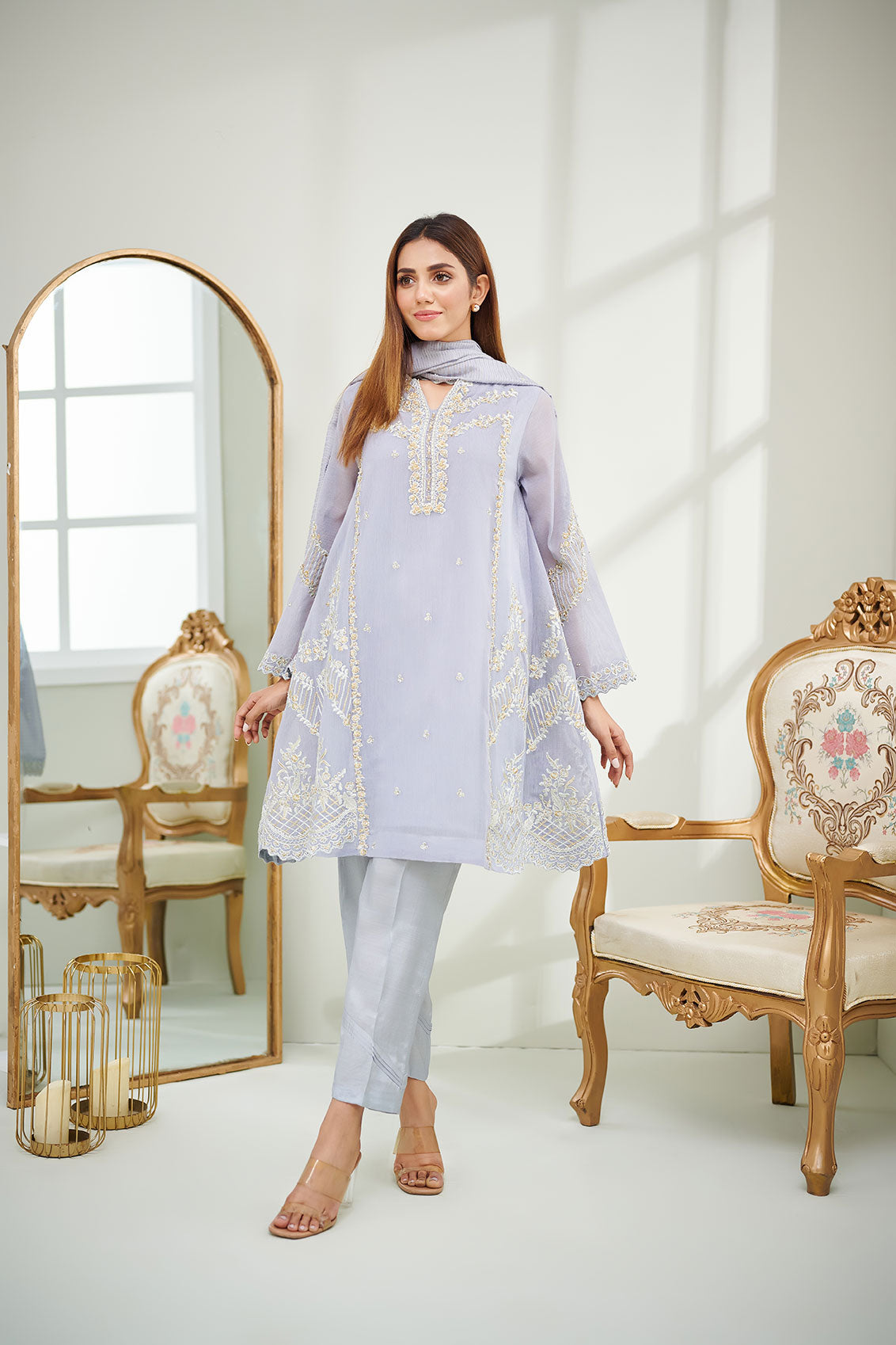 Dupatta as shown
