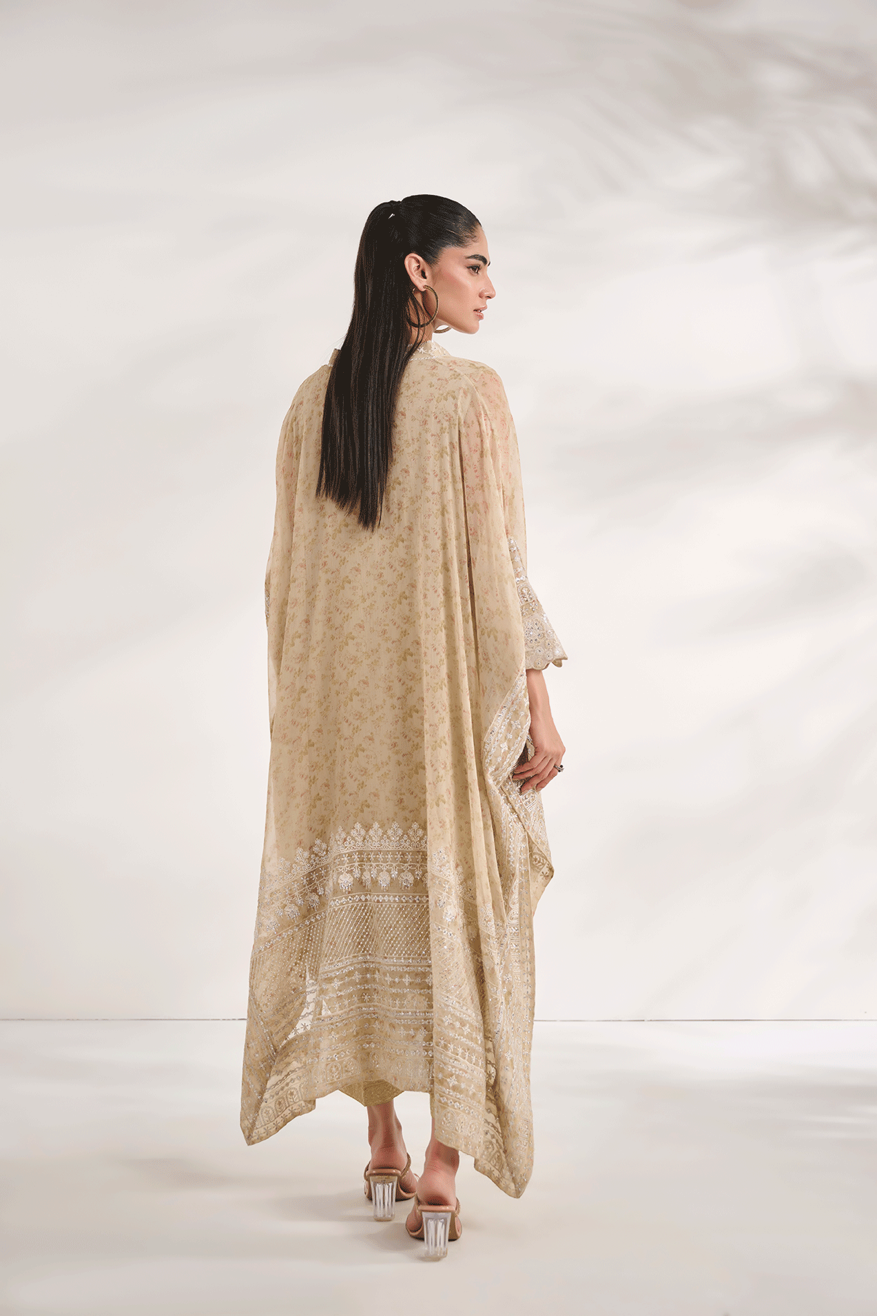 https://cdn.shopify.com/s/files/1/0587/3080/7460/files/dhanak-e-com-18-oct-2441544.gif?v=1737640950