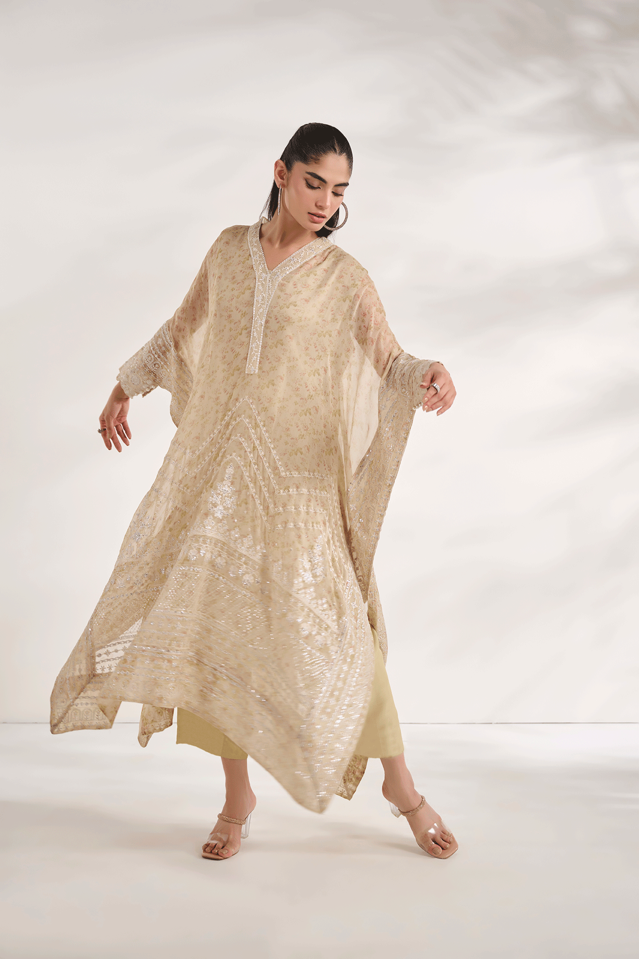https://cdn.shopify.com/s/files/1/0587/3080/7460/files/dhanak-e-com-18-oct-2441554-Edited.gif?v=1737640950