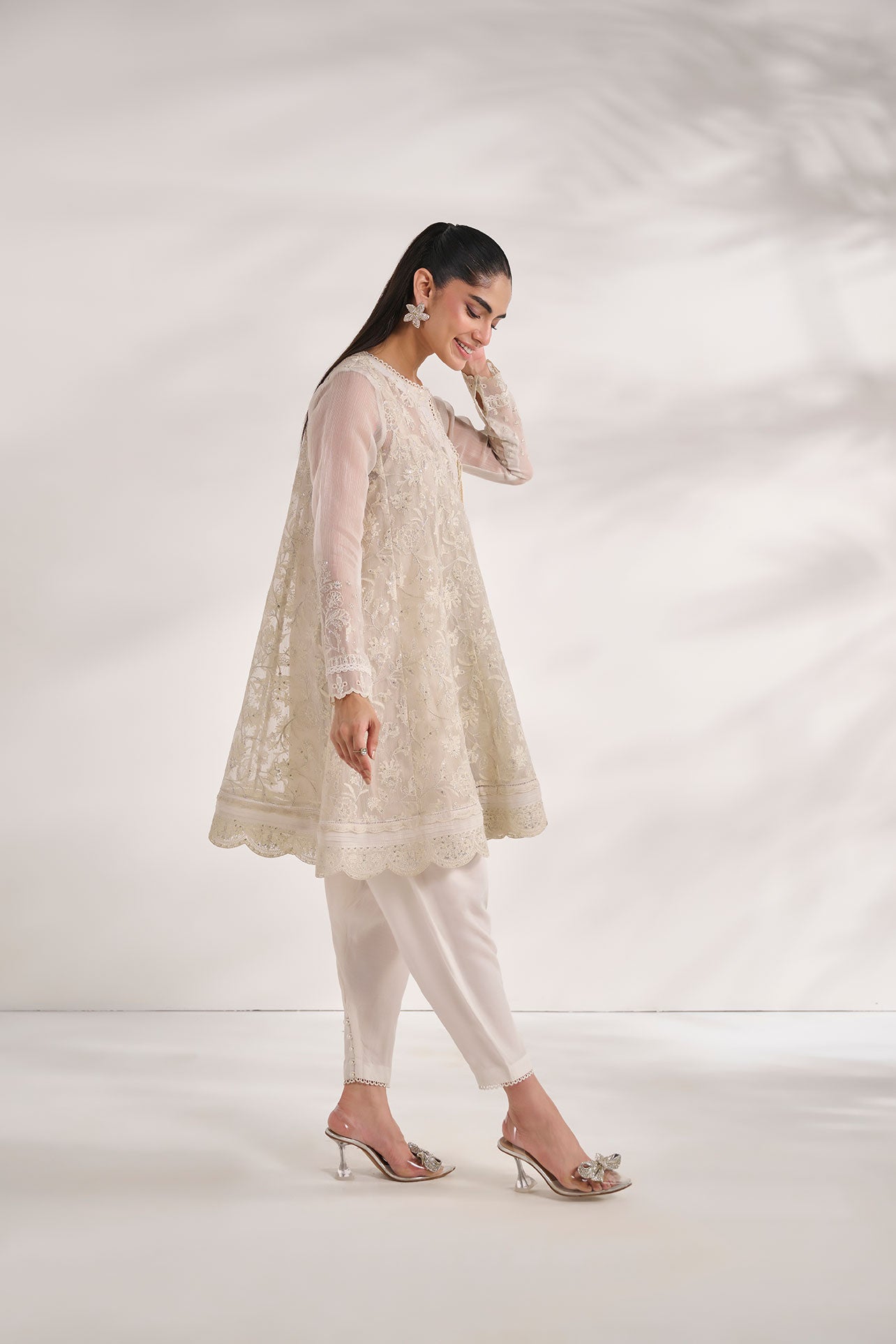https://cdn.shopify.com/s/files/1/0587/3080/7460/files/dhanak-e-com-18-oct-2441692.jpg?v=1736485908