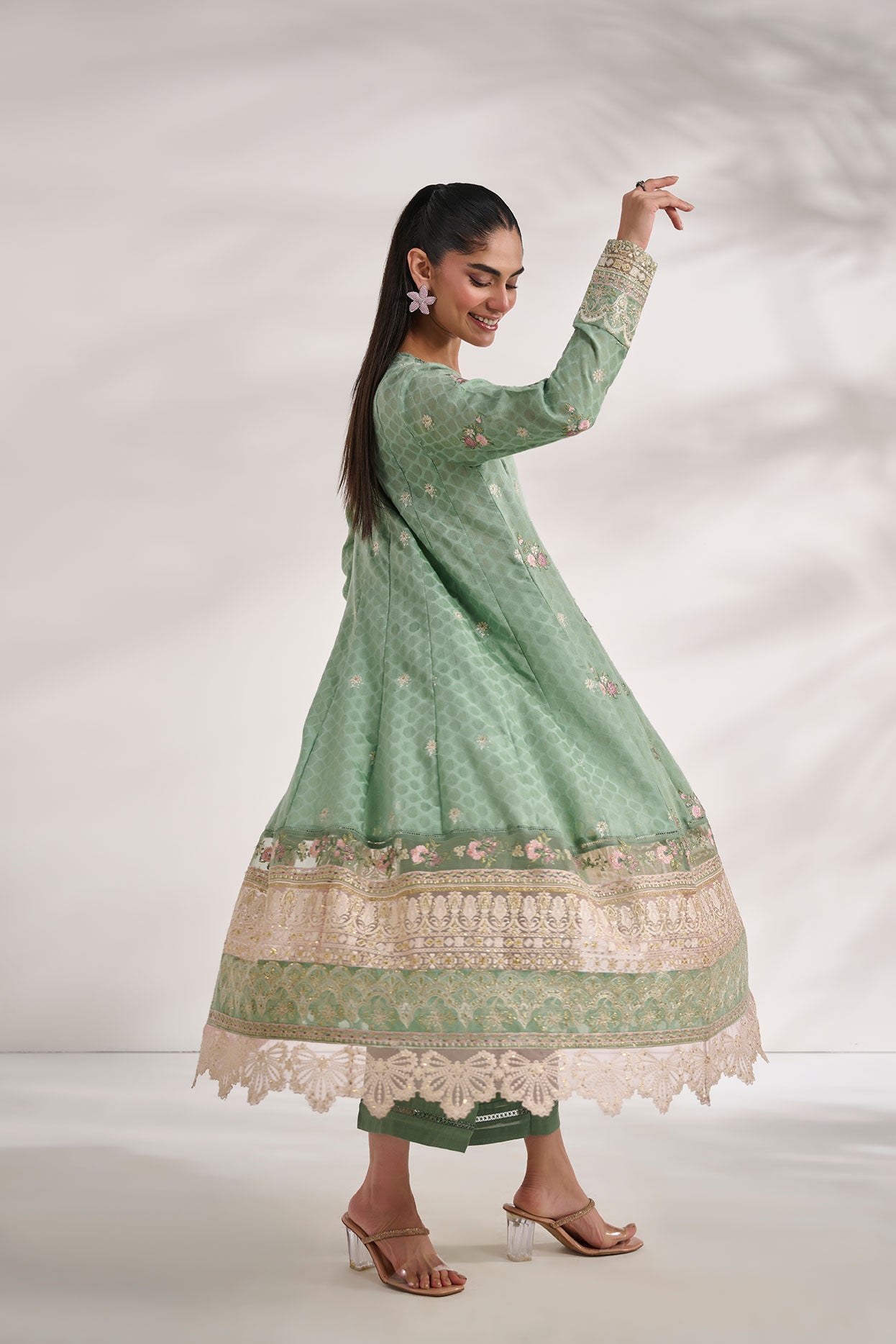 https://cdn.shopify.com/s/files/1/0587/3080/7460/files/dhanak-e-com-18-oct-2441761.jpg?v=1736486376
