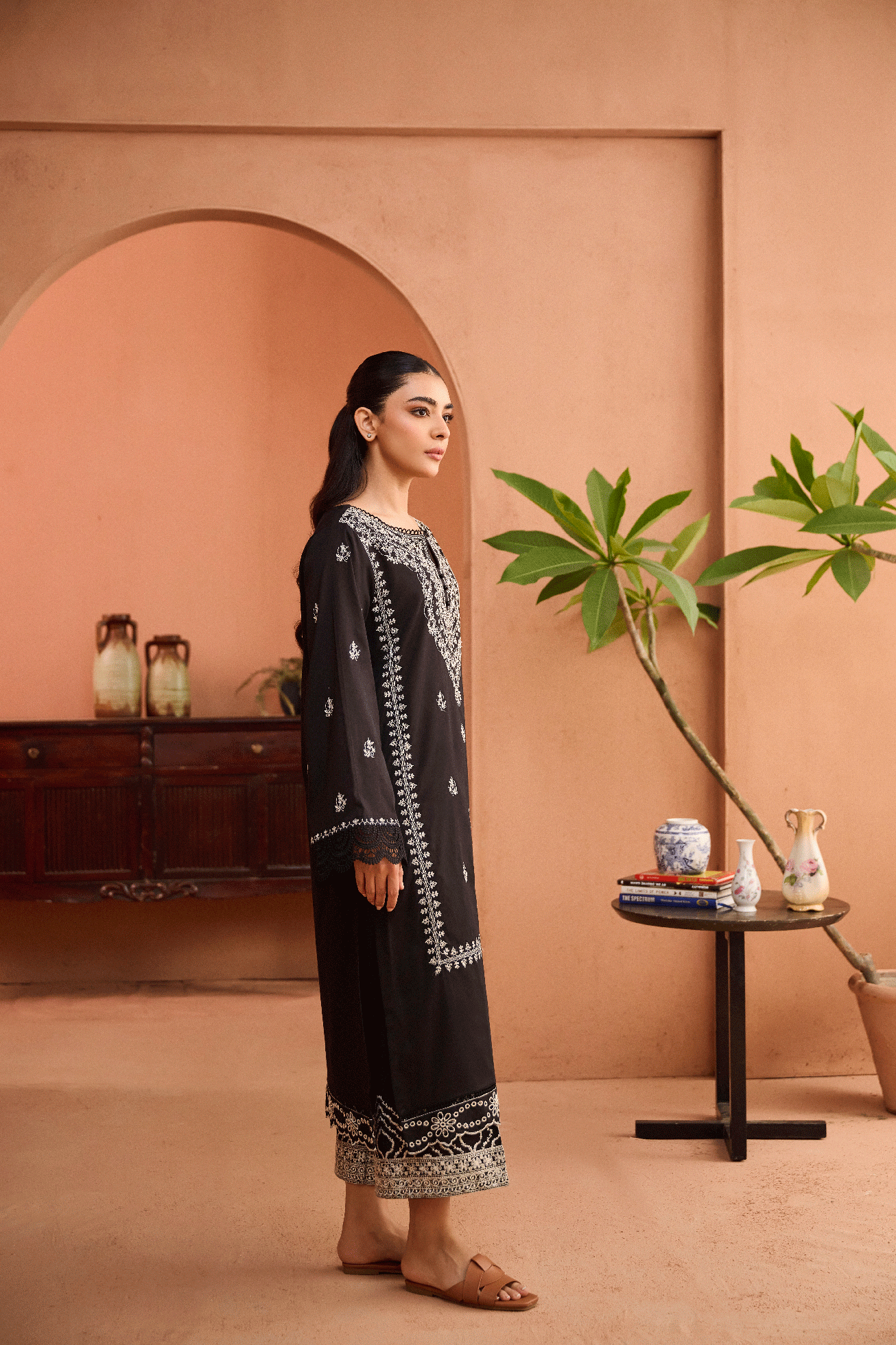 https://cdn.shopify.com/s/files/1/0587/3080/7460/files/dhanak-moharram33730.gif?v=1736414195