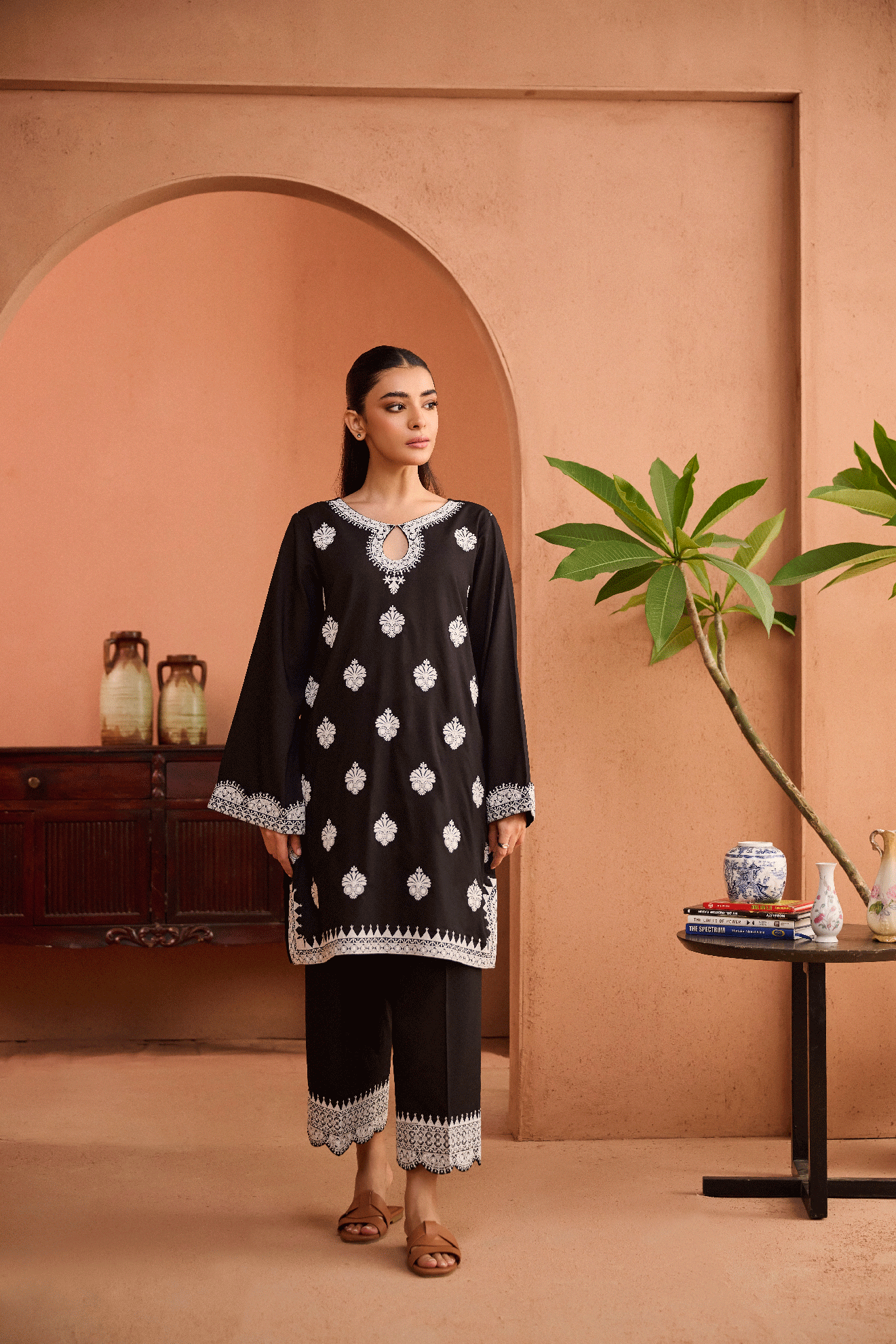 https://cdn.shopify.com/s/files/1/0587/3080/7460/files/dhanak-moharram33757.gif?v=1736414174