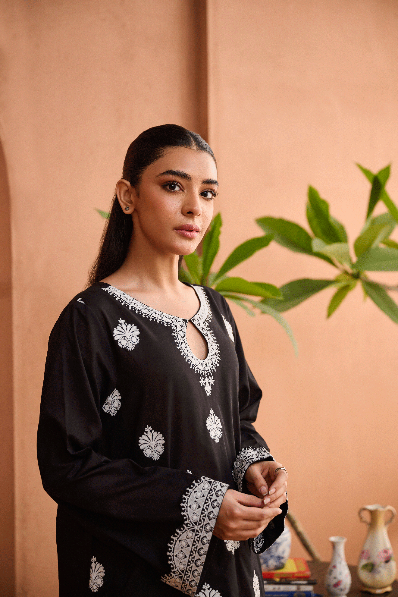 https://cdn.shopify.com/s/files/1/0587/3080/7460/files/dhanak-moharram33771.gif?v=1736414174