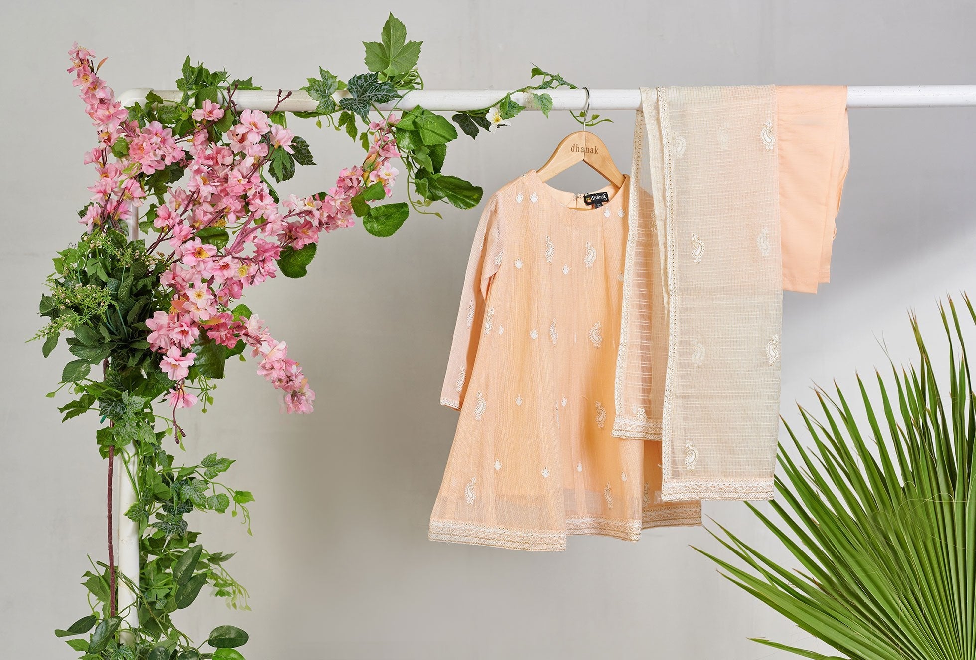 https://cdn.shopify.com/s/files/1/0587/3080/7460/products/dk-0106.jpg?v=1736415889