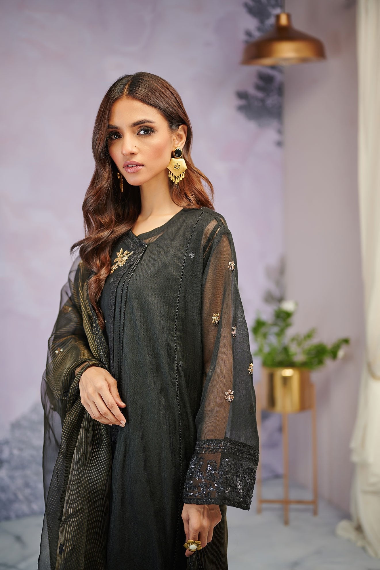 Veil : [+Rs.150,000]