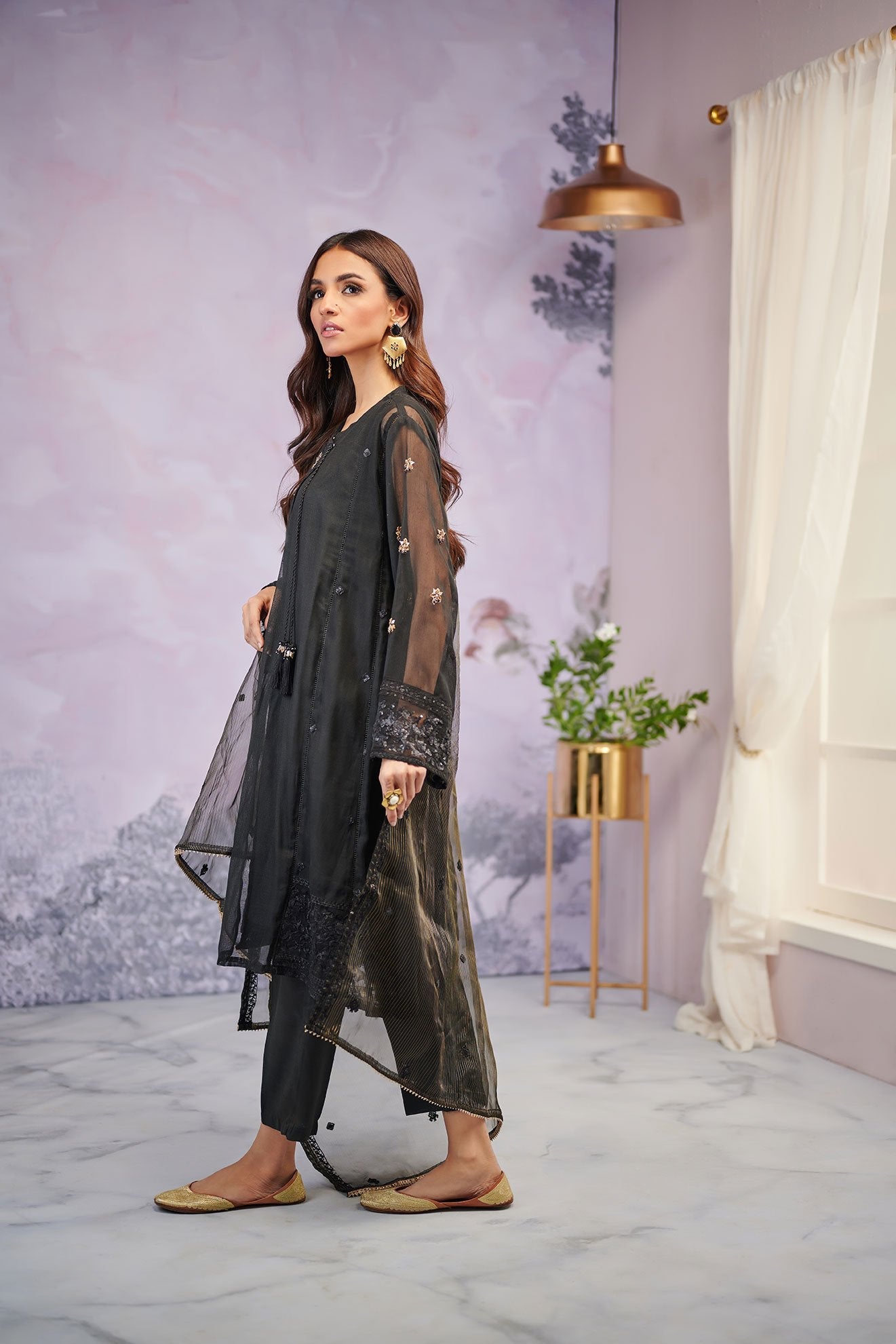 Veil : [+Rs.150,000]