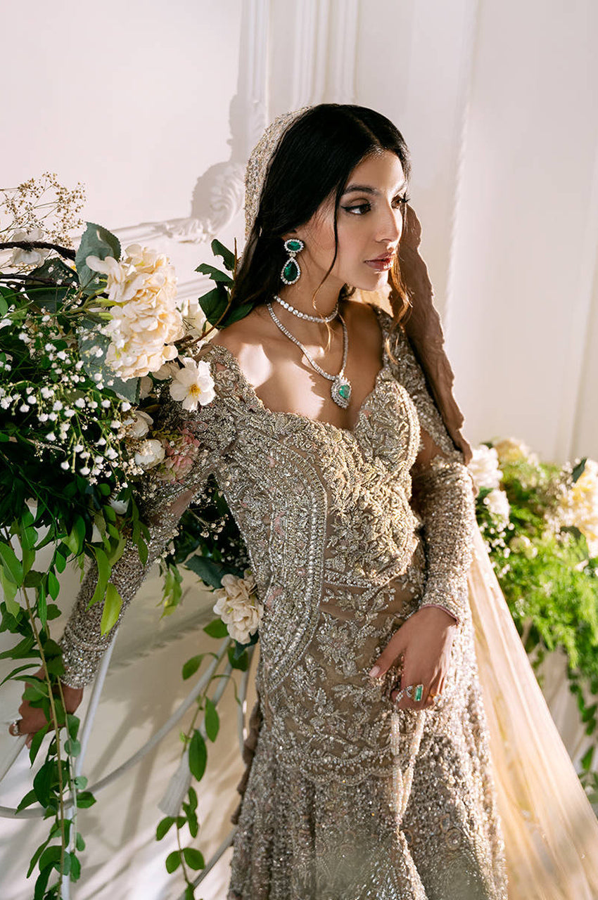 Embrace with Short Shirt - Exhibition