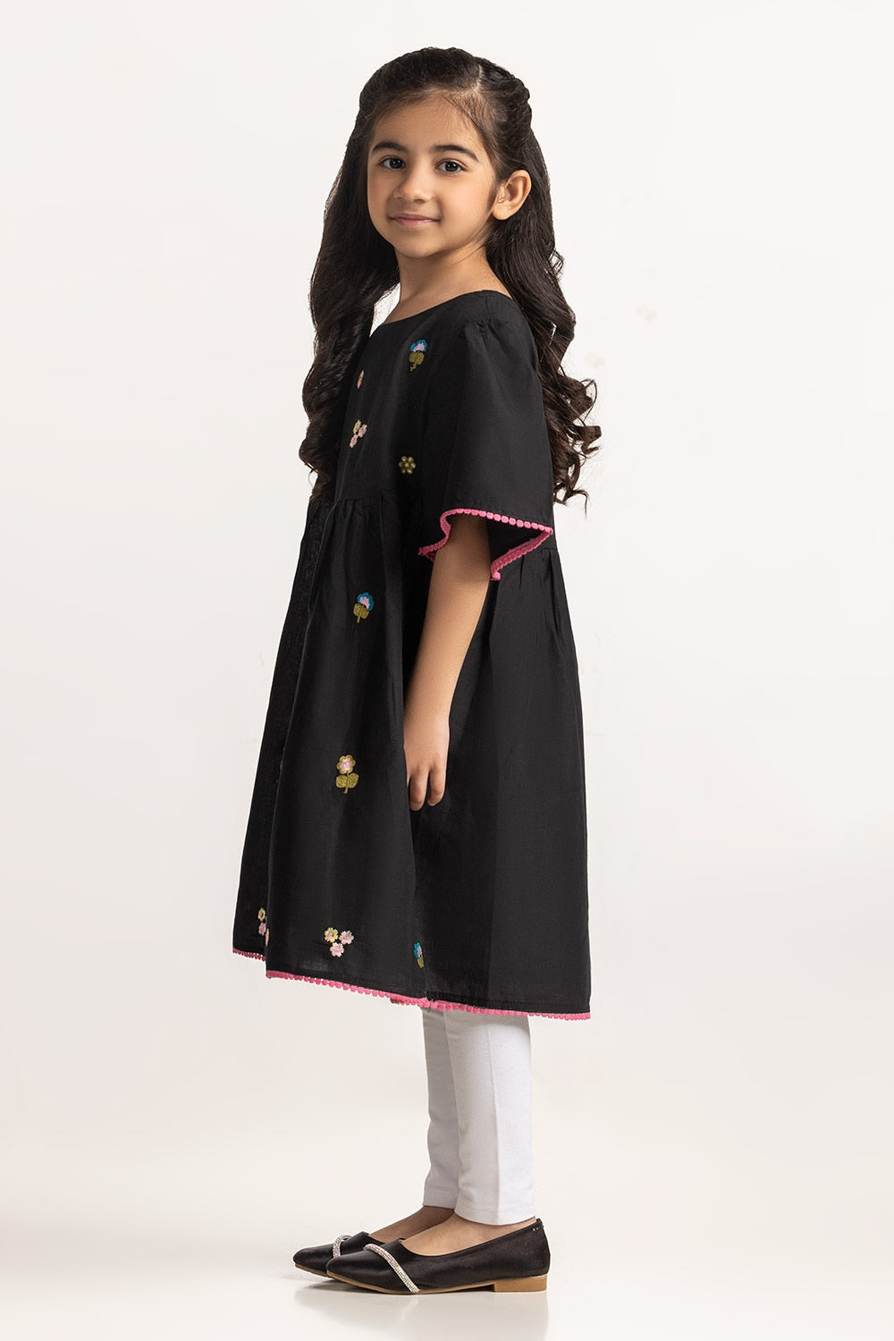 https://cdn.shopify.com/s/files/1/0706/3253/8159/files/dress_tg-drs-ss24-006_4.jpg?v=1758455771