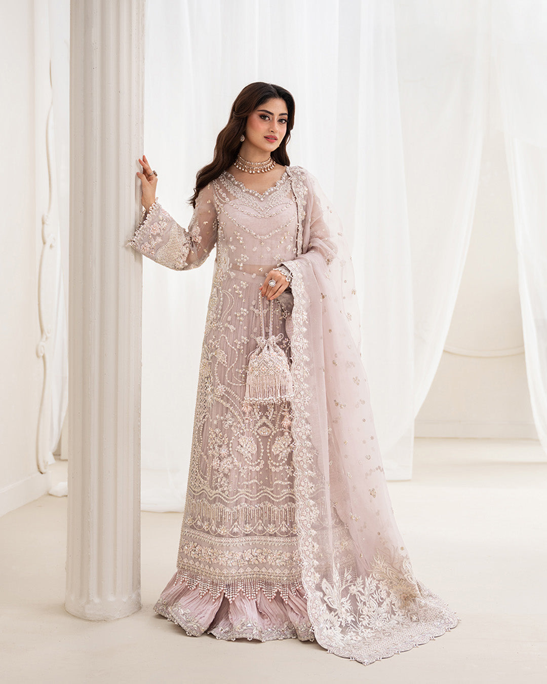 Faiza Saqlain – Ela Style