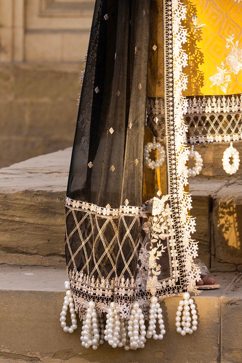 3 Piece Unstitched Embroidered Jacquard Suit With Embroidered Organza Dupatta